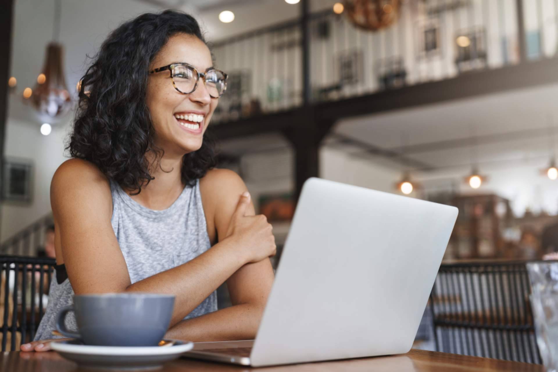 Cómo puede la evaluación del bienestar incrementar la productividad de la empresa, con People Performance