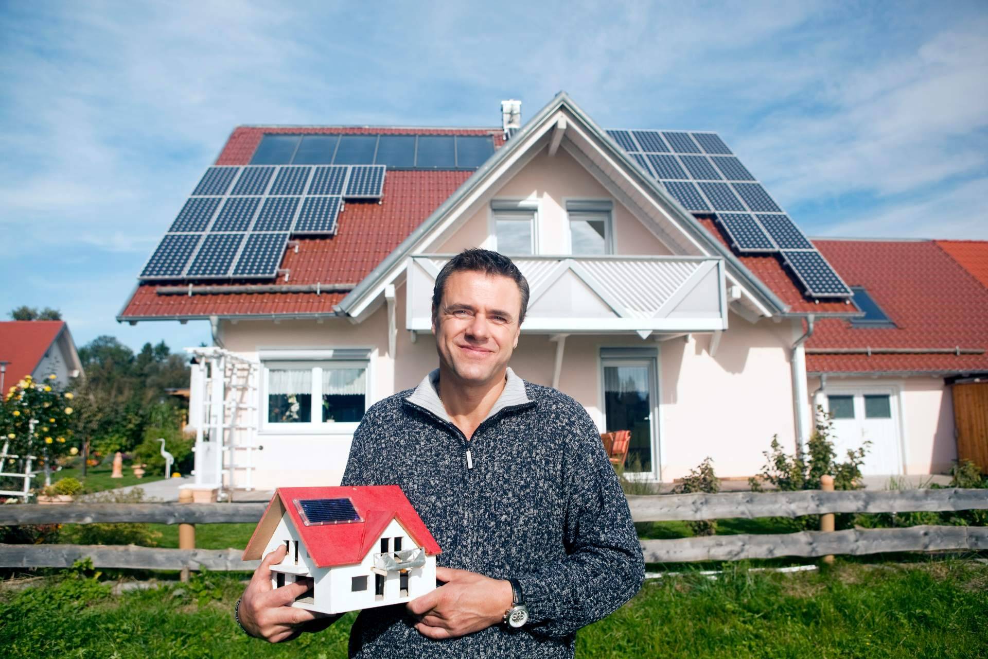 Comparador gratis de ofertas para instalar placas solares, Soof