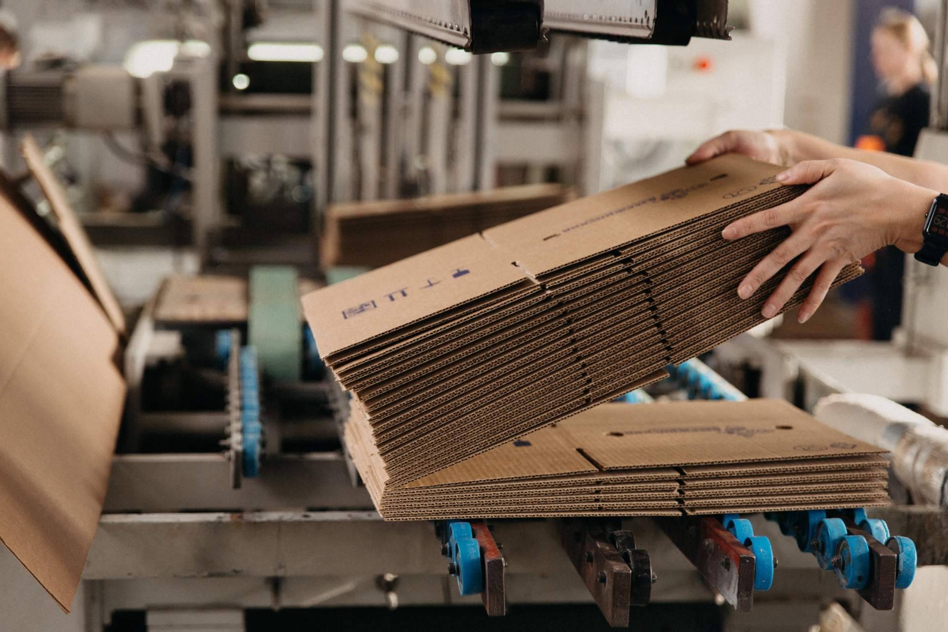 Personalización de cajas de cartón en Madrid, con Embalaje Express