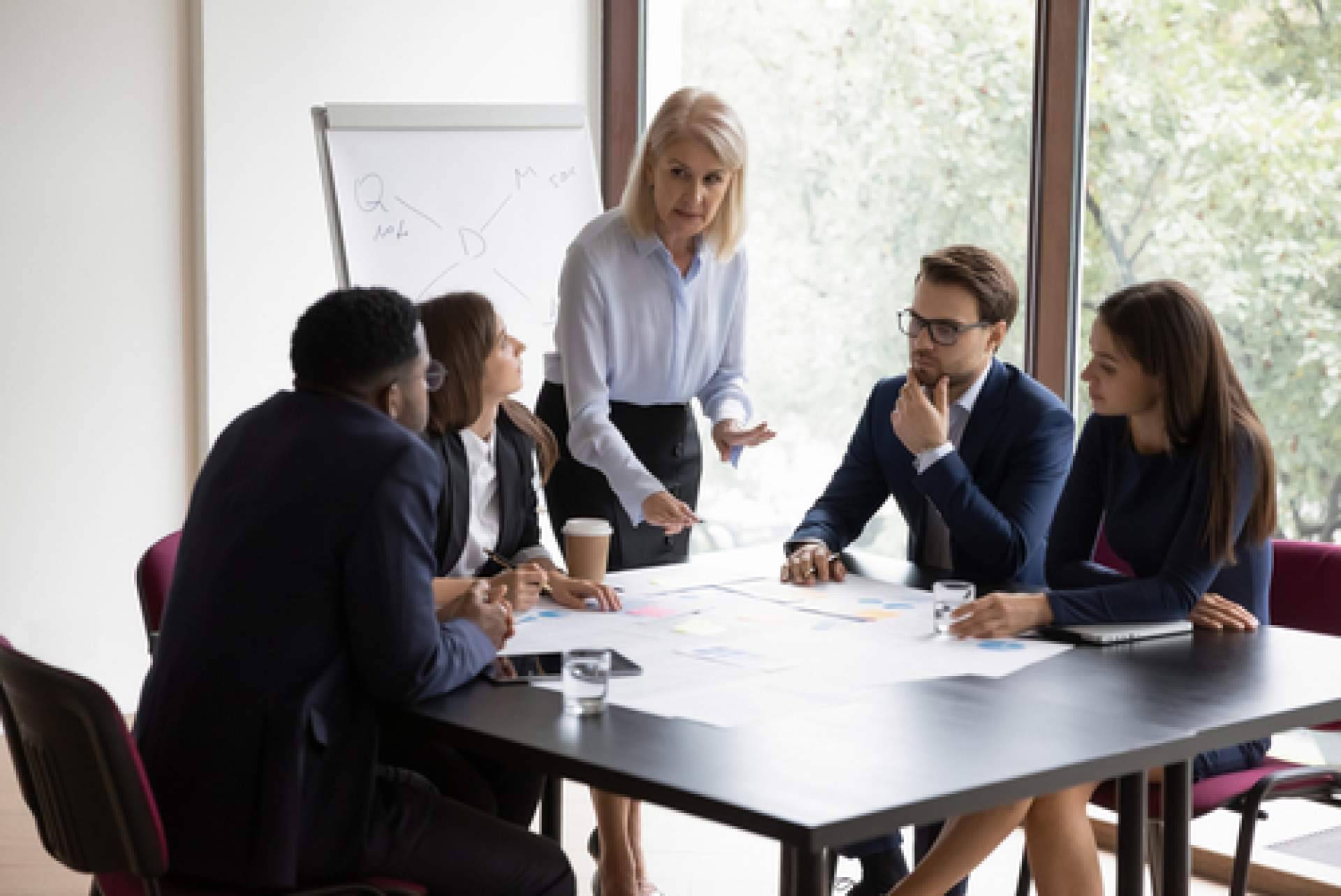 El paradigma actual de los negocios y la figura de la mujer