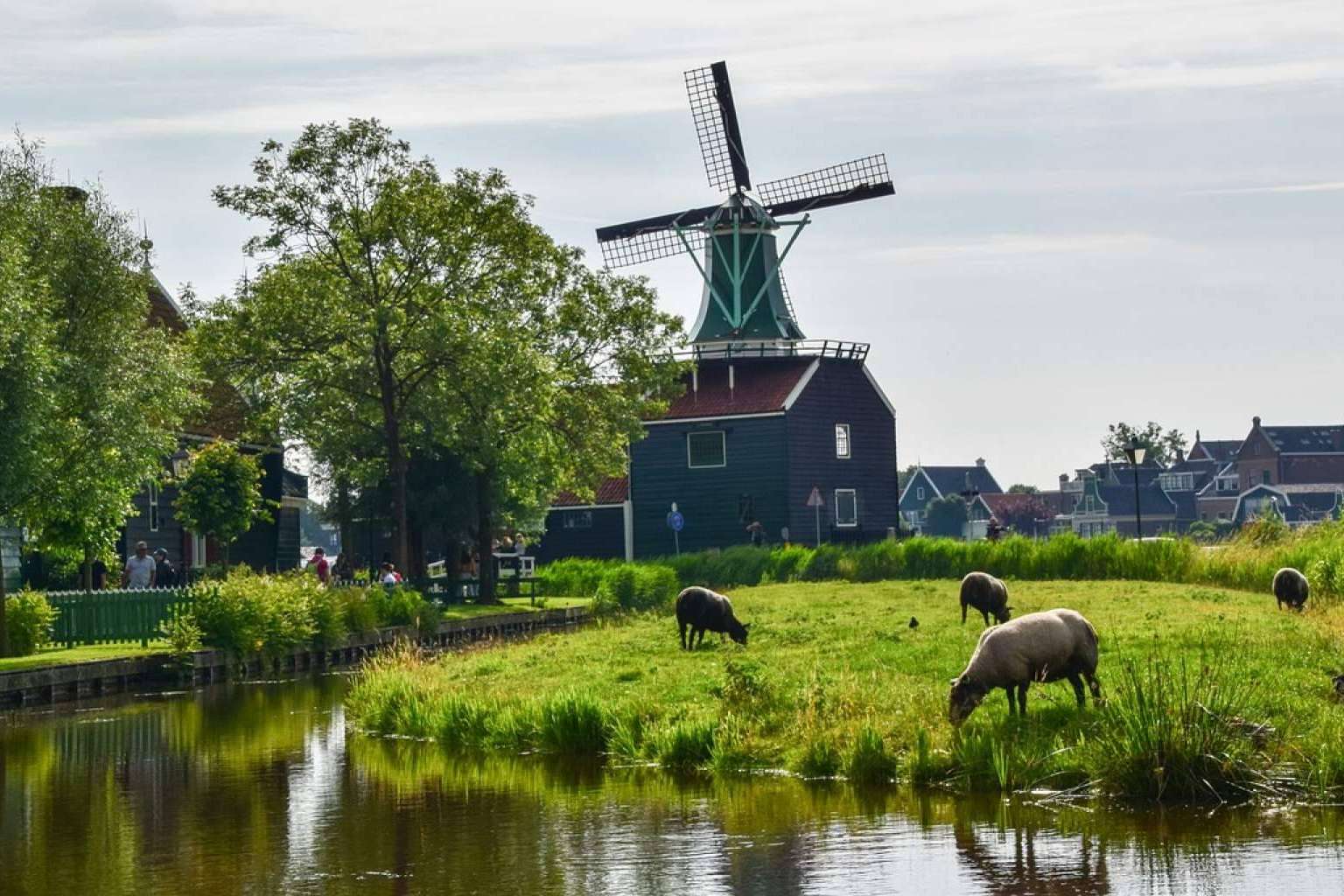 ¿Por qué hacer la excursión a Volendam que propone Vero4travel?