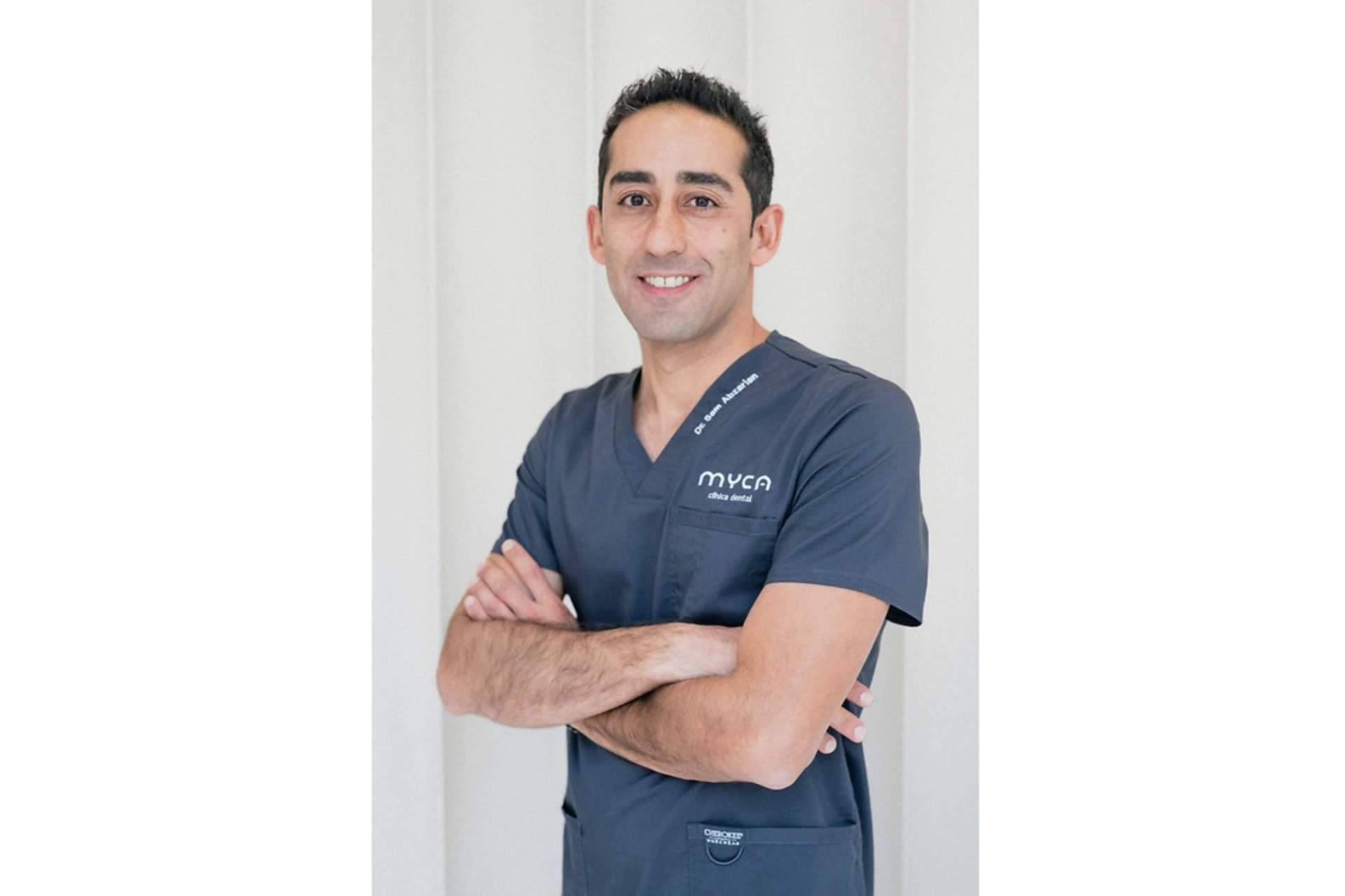 Corregir el apiñamiento dental con los tratamientos de MYCA Clínica Dental