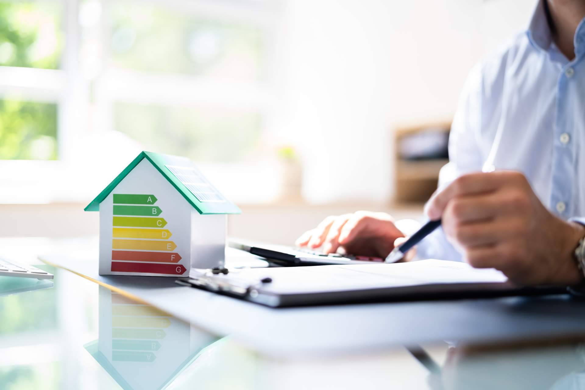 ¿Cómo una asesoría energética puede ayudar a las empresas a reducir sus costes energéticos?