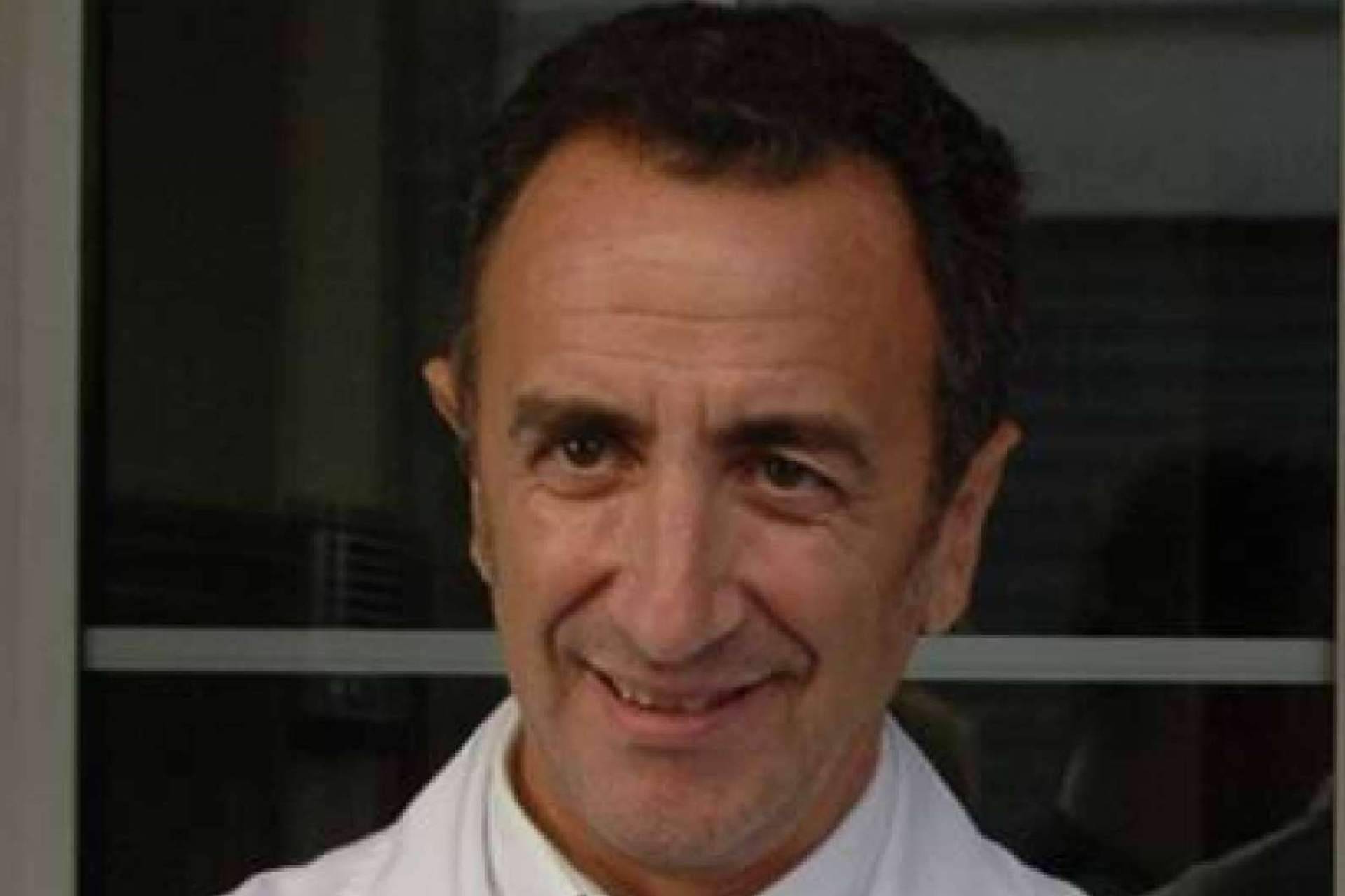 Acudir a especialistas con formación específica en menopausia precoz, como el Dr. Nicolás Mendoza Ladrón de Guevara, es importante
