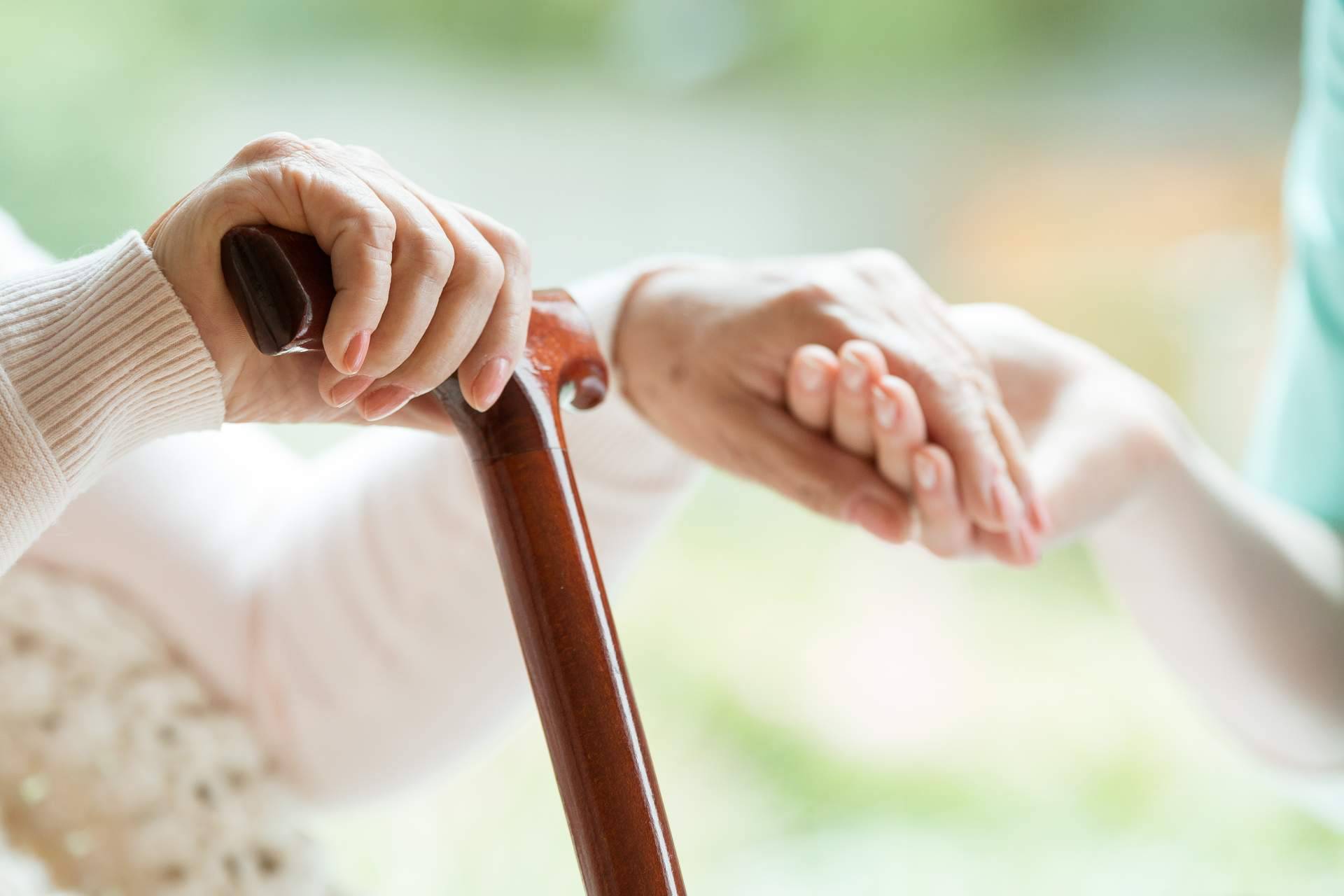 ¿Cuáles son las ventajas del cuidado de personas mayores?, por Asistenza Soluciones