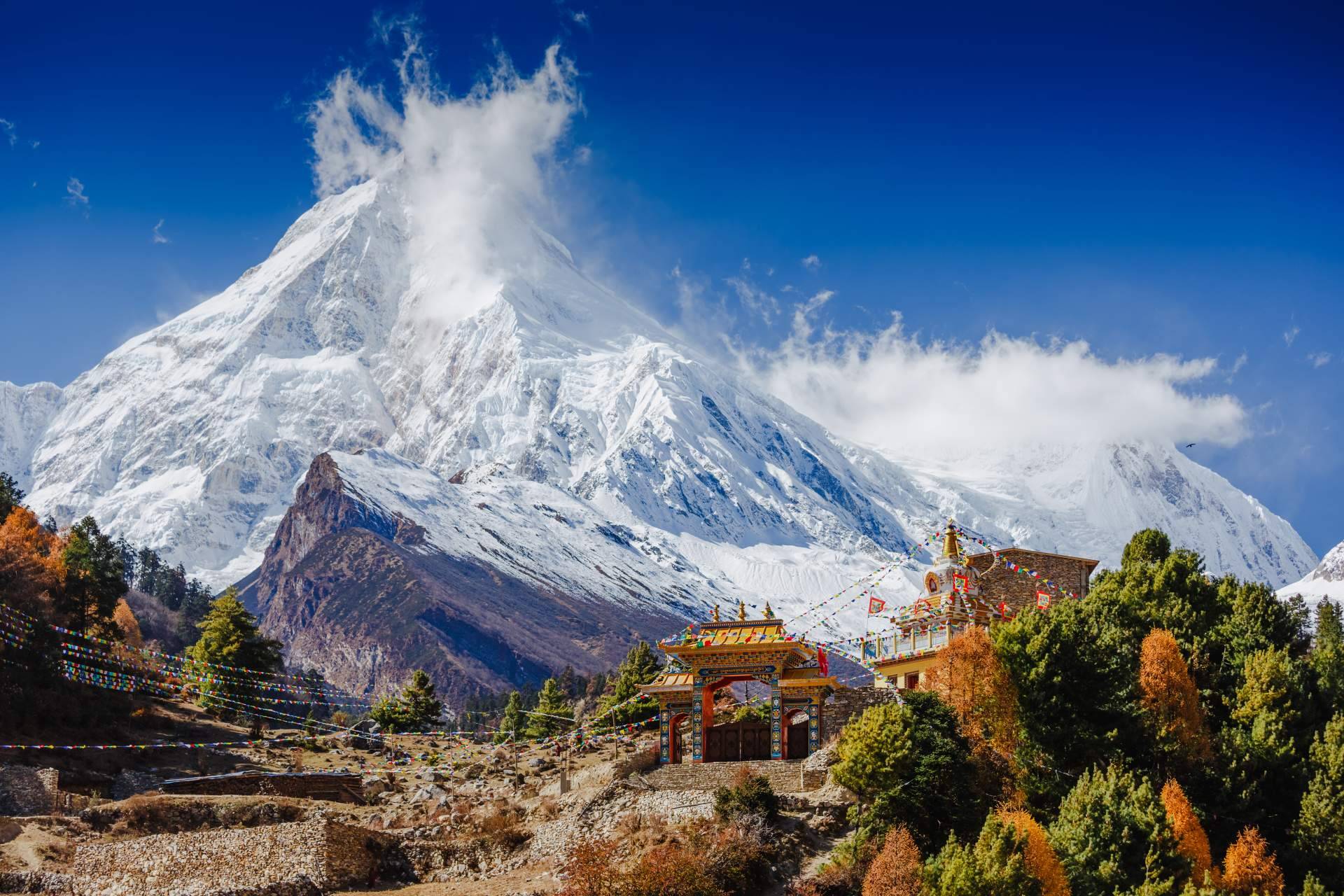Nepal en moto, Motorbeach Viajes ofrece la posibilidad de ir a la cima del mundo