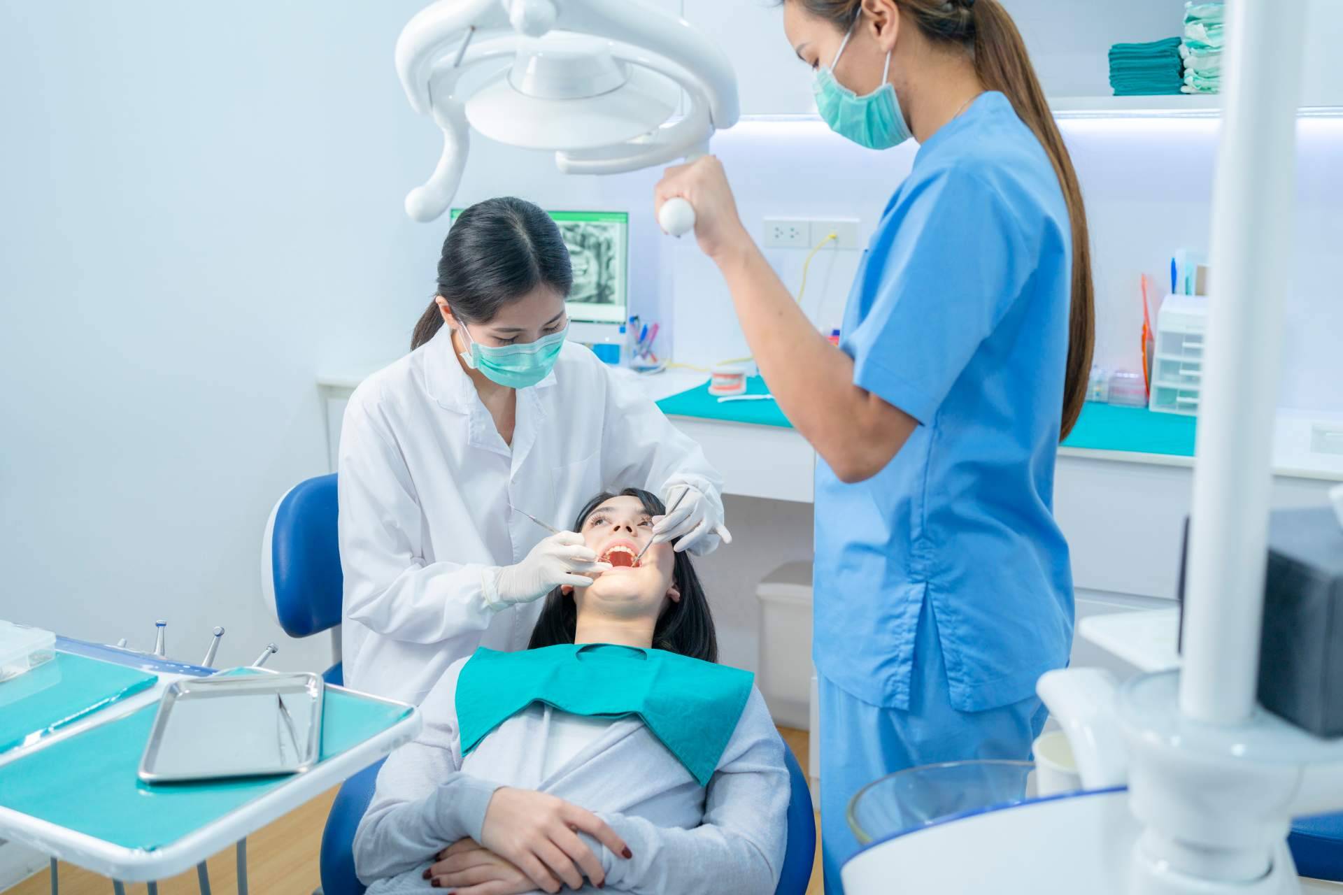 Los servicios de endodoncia en Agudo Rosa contribuyen a preservar la estructura de los dientes, manteniéndolos sanos y libres de infecciones