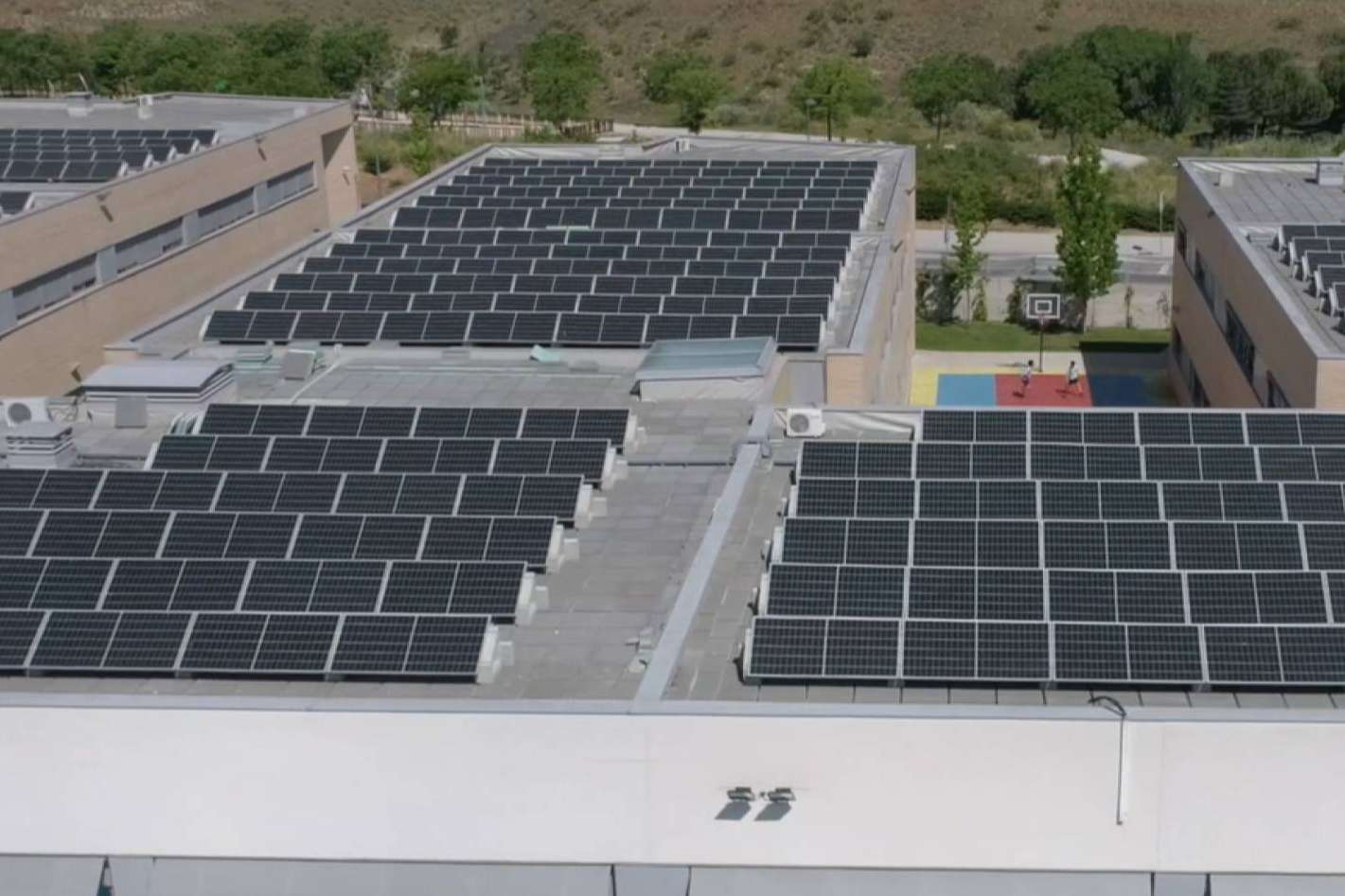 Cómo ahorrar en el autoconsumo industrial, con la firma E4e Soluciones
