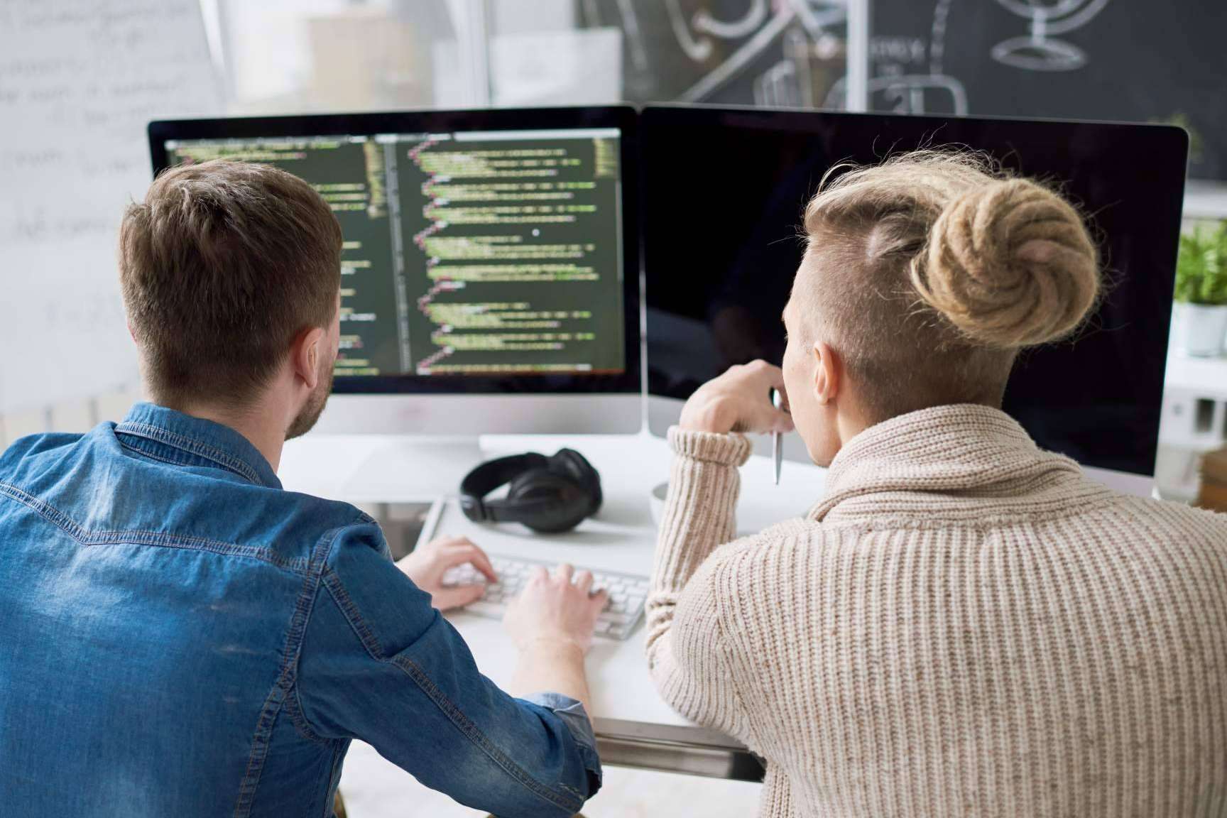 Siendo una de las profesiones más demandadas, Gesenco Formación ofrece formación en programación y diseño web