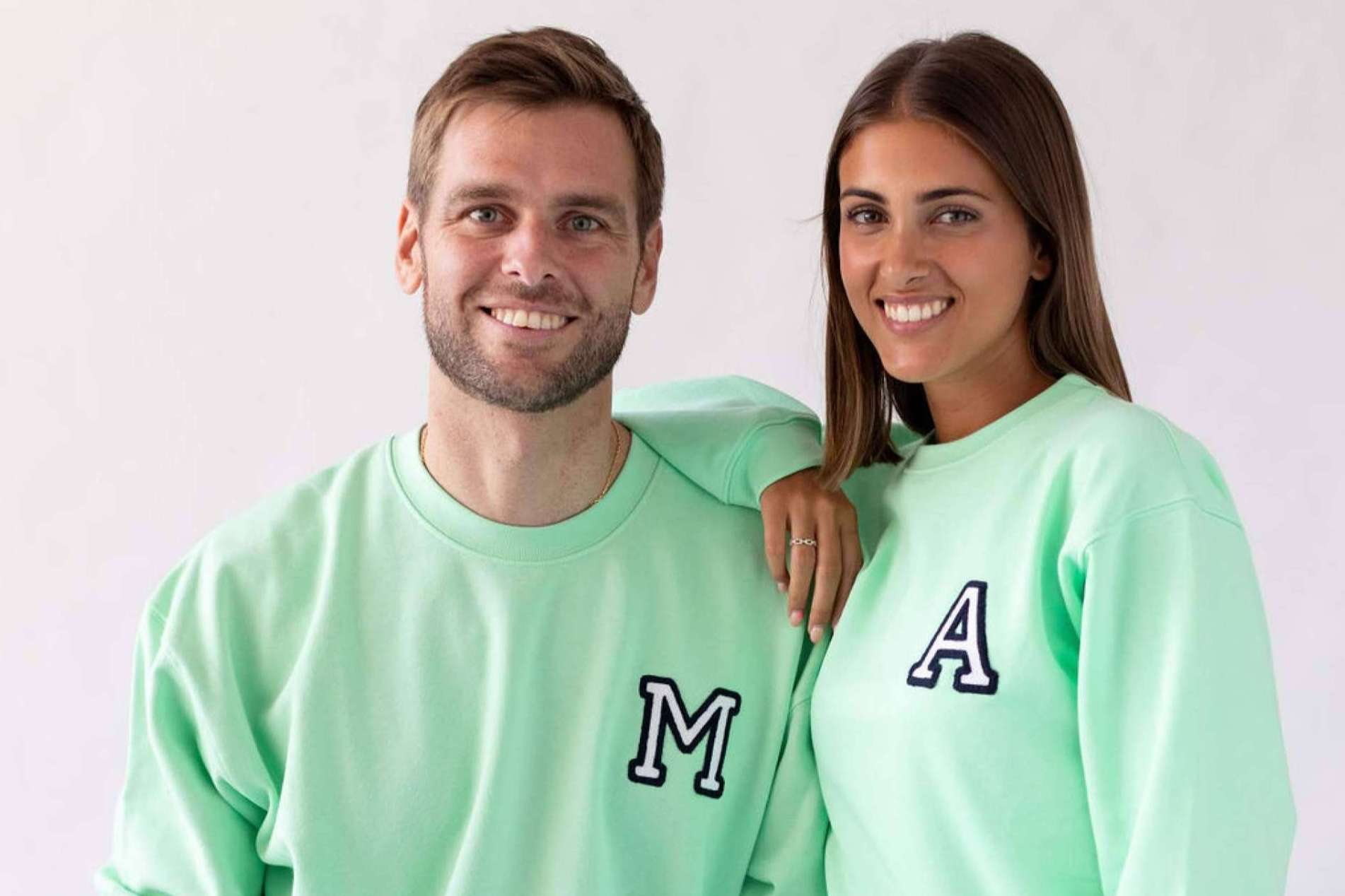 Anitials y sus sudaderas unisex con letras personalizadas