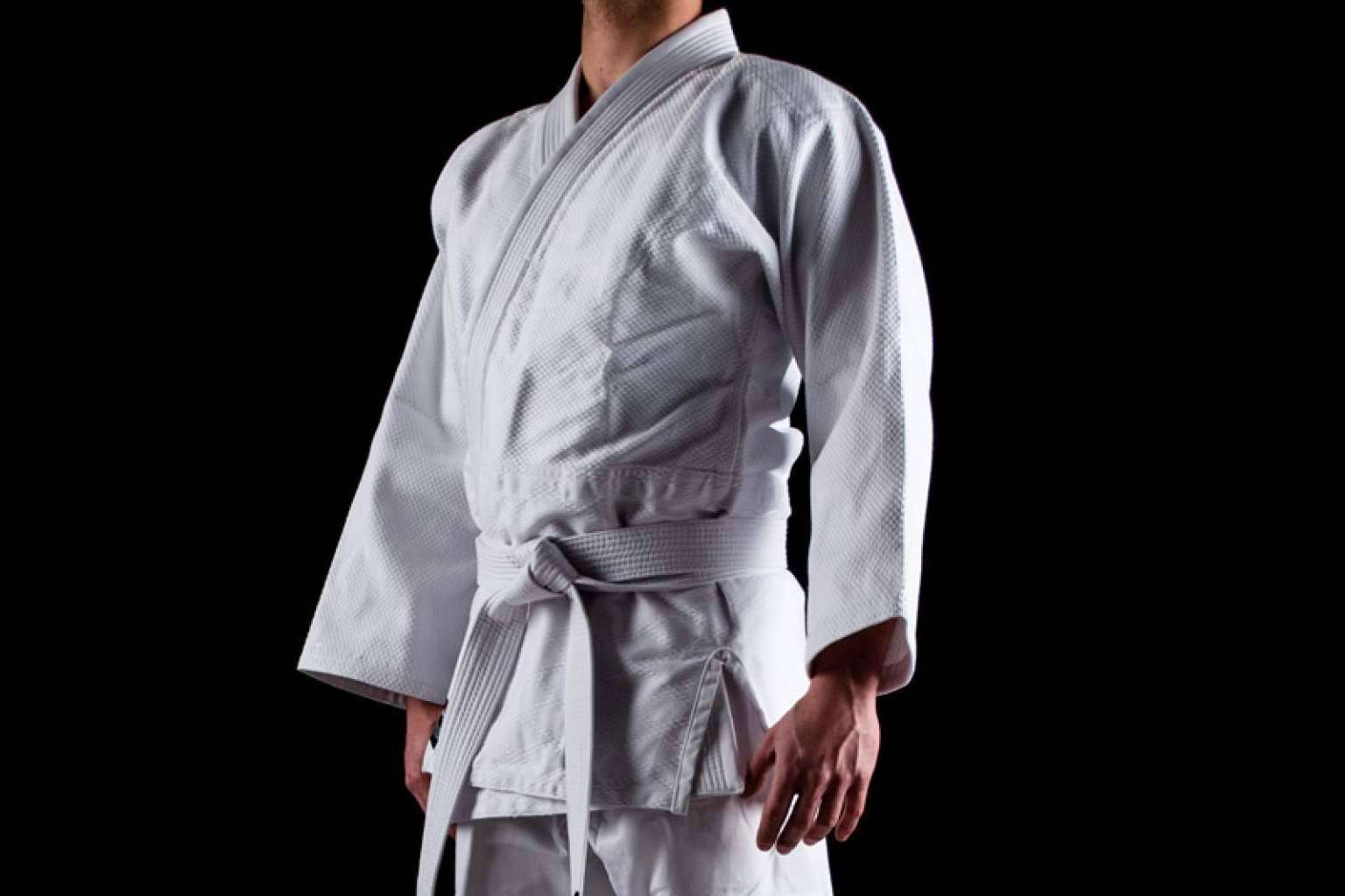 Uniformes para la práctica de karate y judo en la tienda Katanamart