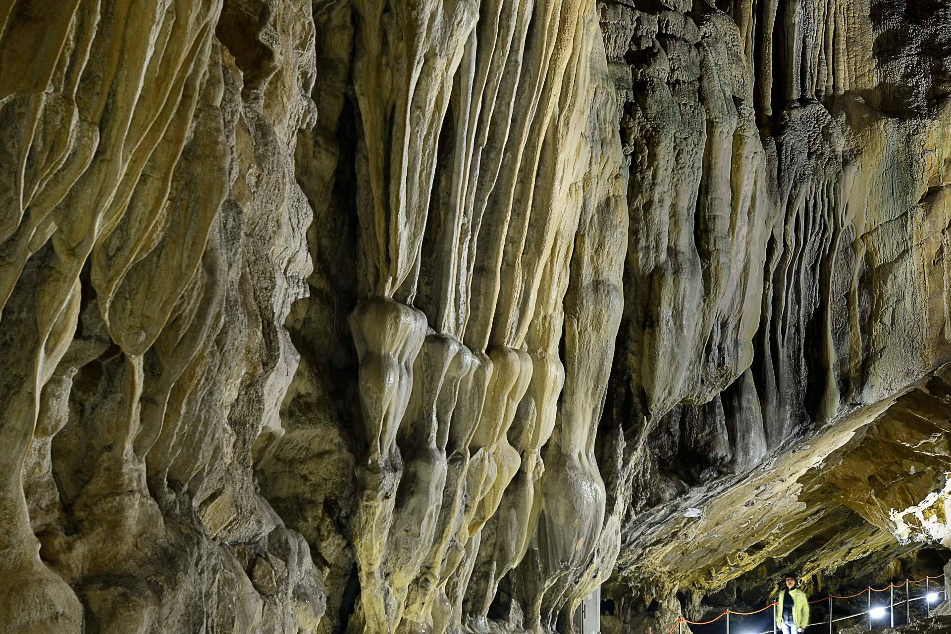Algunos de los mejores planes de turismo económico en primavera; cuevas y minas turísticas