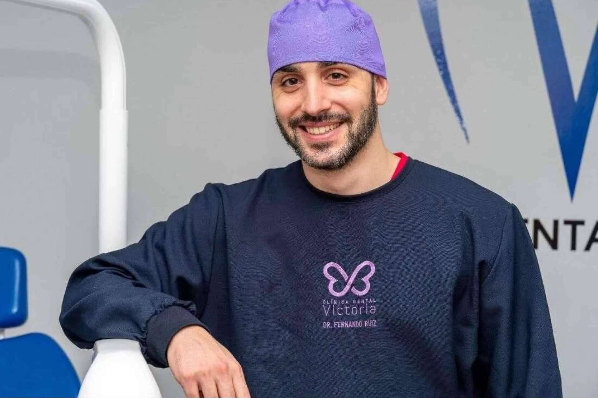 Las ventajas de los implantes dentales, de la mano de Clínica Dental Victoria
