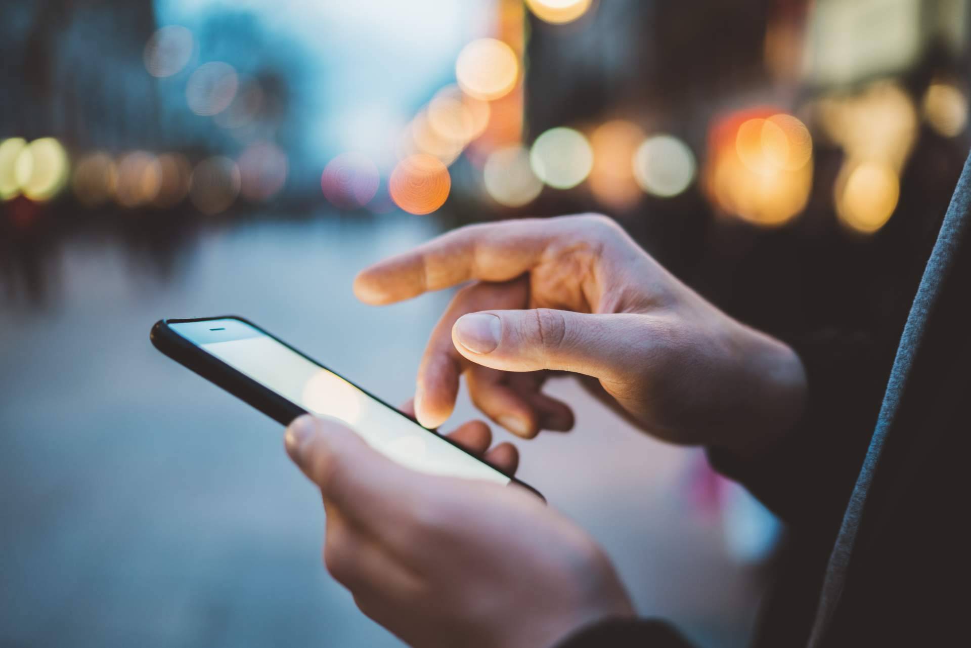 Con la API de Wachatbot, es posible conectar WhatsApp web y acceder a sus características mediante el software