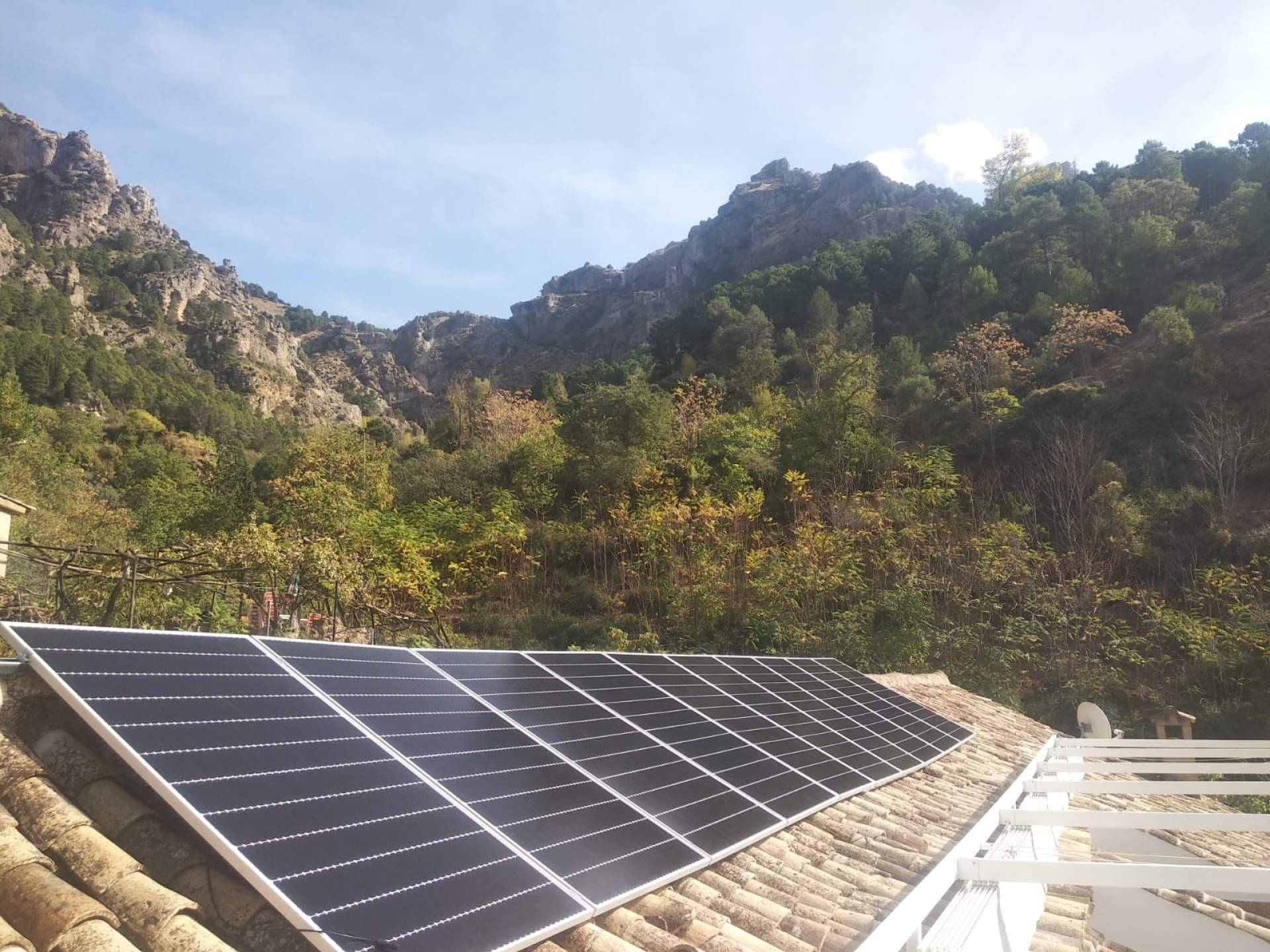 Hacer frente a la volatilidad de los precios de la electricidad instalando paneles solares