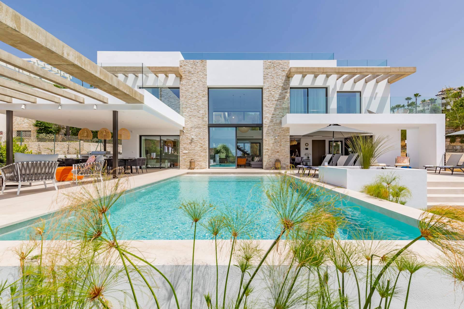 Propietarios millonarios ponen sus casas de lujo en Marbella en el mercado inmobiliario vacacional
