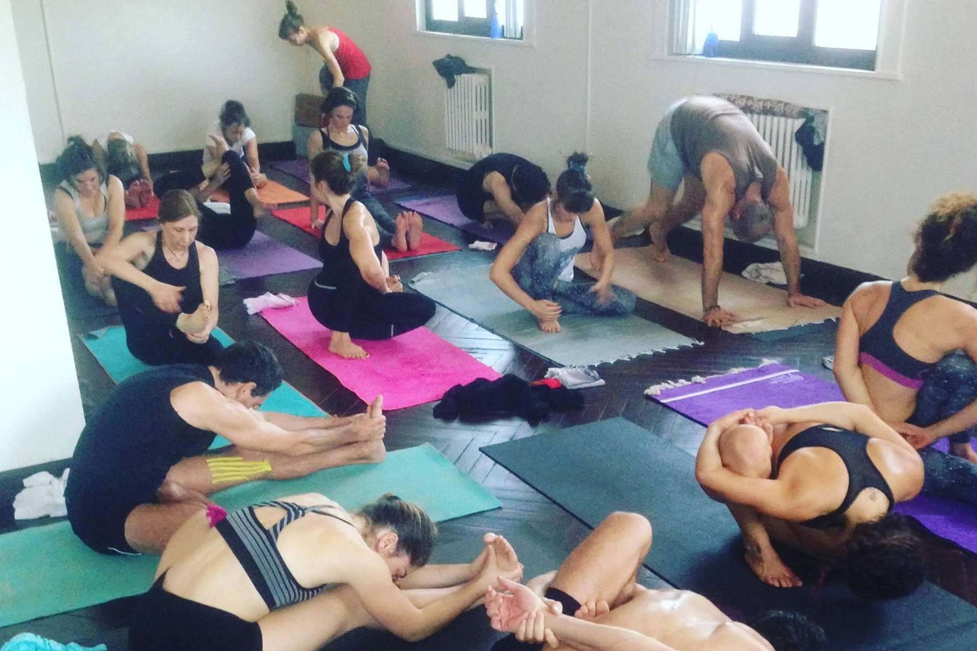 Descubrir la enseñanza personalizada de una escuela de yoga en Bilbao