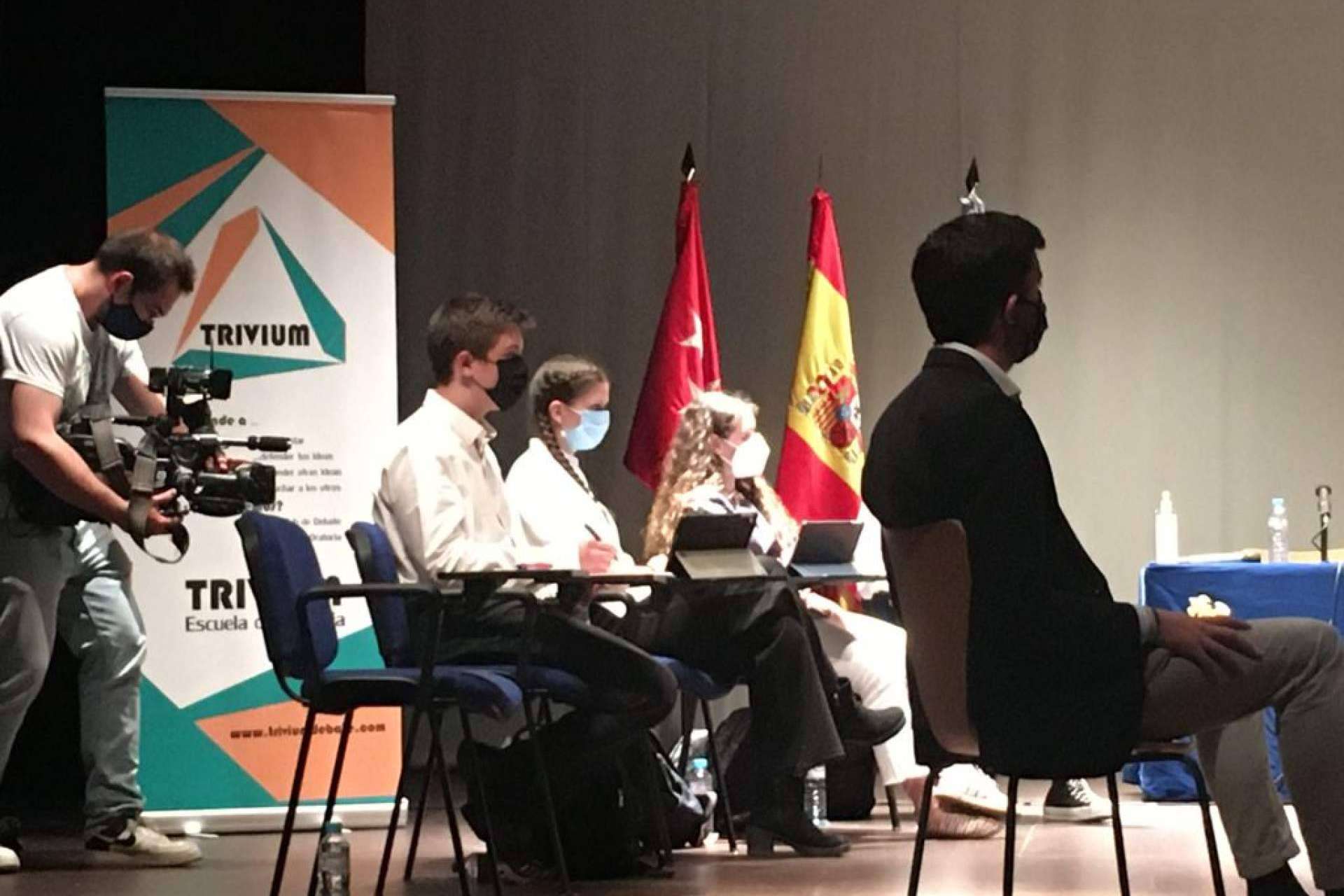 ¿Por qué es importante que los centros educativos y las concejalías de juventud ofrezcan un club de debate a los más jóvenes?