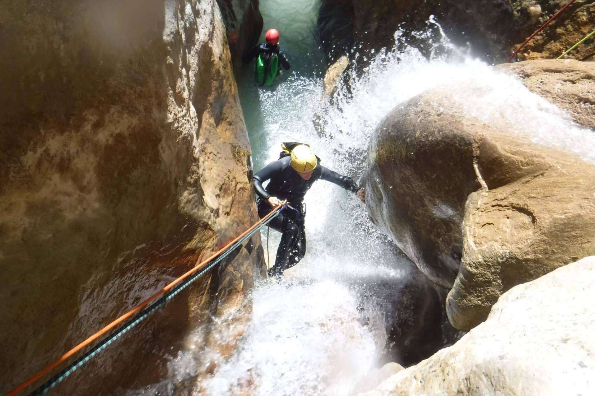 Disfrutar en Sierra de Guara del canyoning, con Canyoning Sierra de Guara