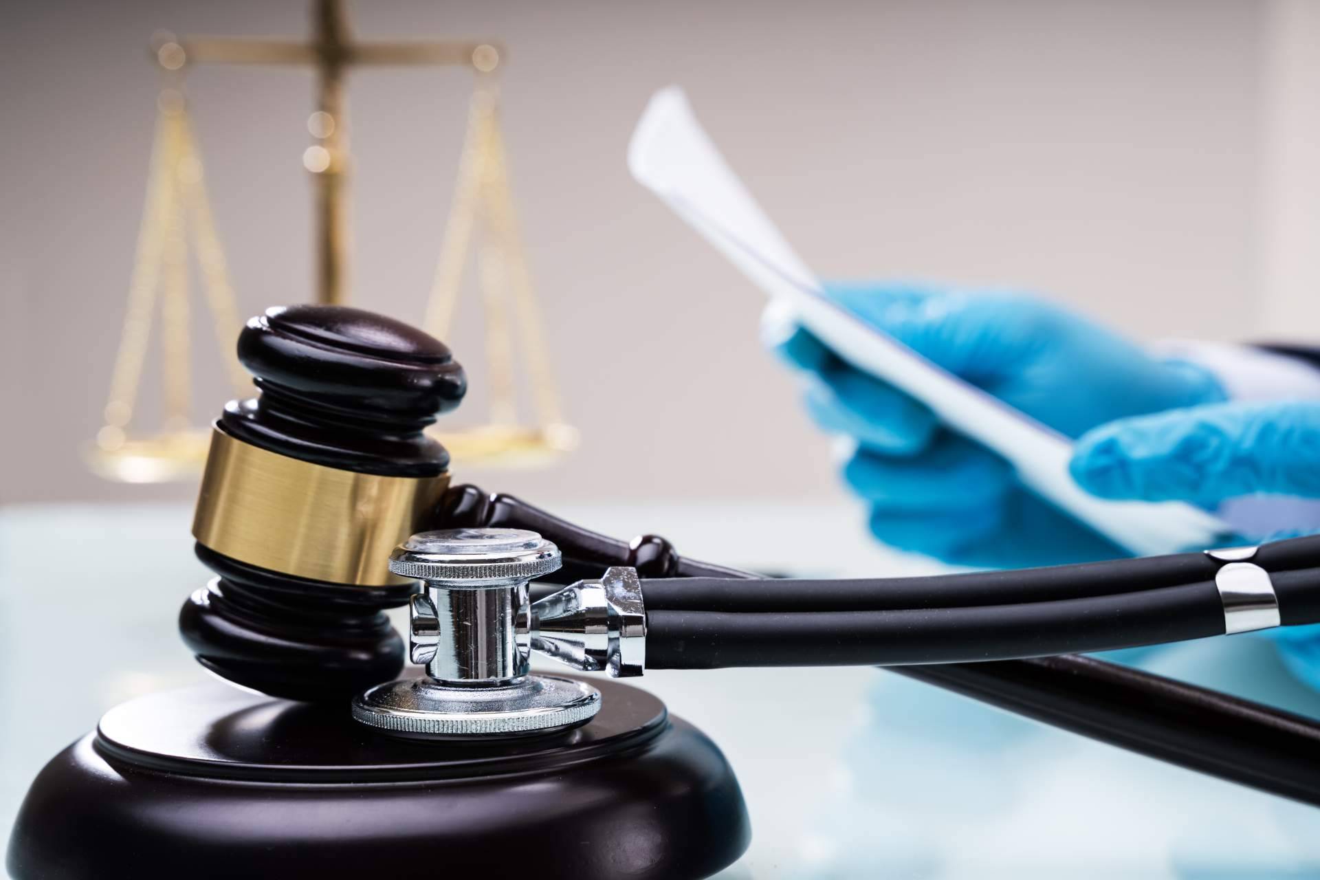 Estudio experto en negligencias médicas, con Mario Schilling