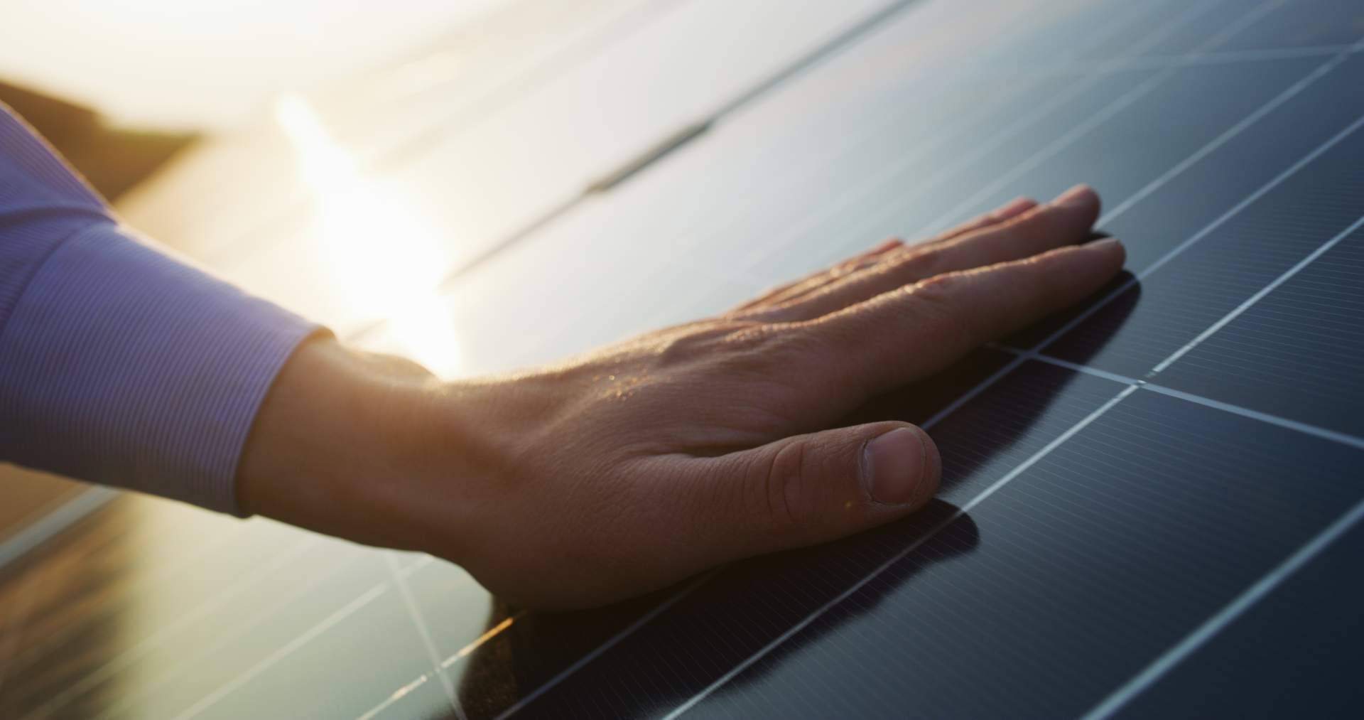 La apuesta de Solar Placa por el aprovechamiento de las horas de luz del verano para ahorrar más en la factura