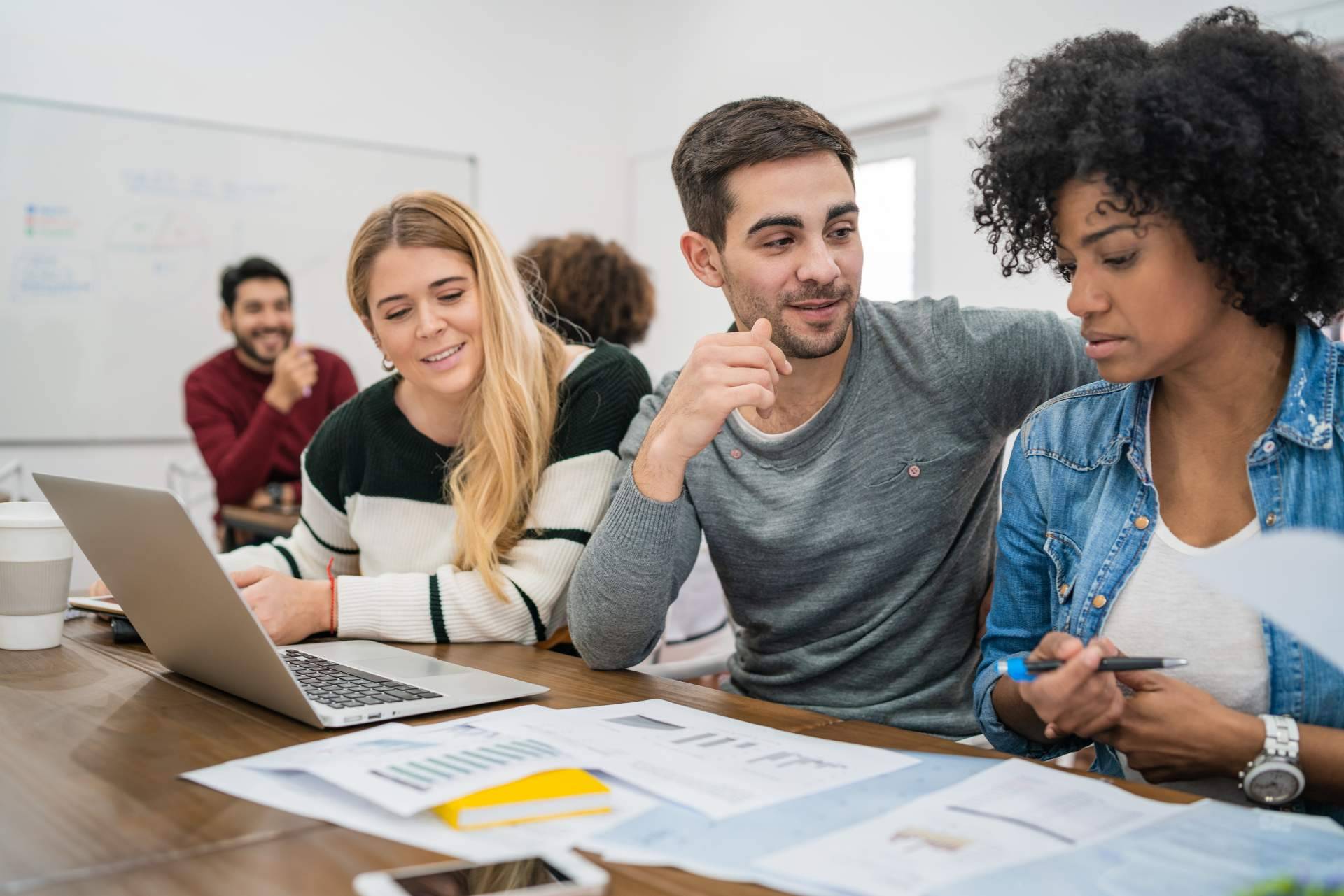 ¿Cómo reforzar el visado en 2023?, trámites para estudiantes extranjeros en España