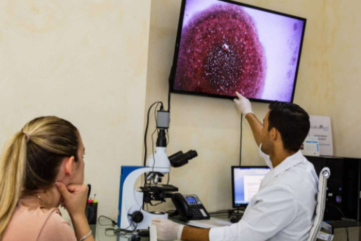 ¿Cómo puede ayudar un análisis celular a los pacientes de cáncer?