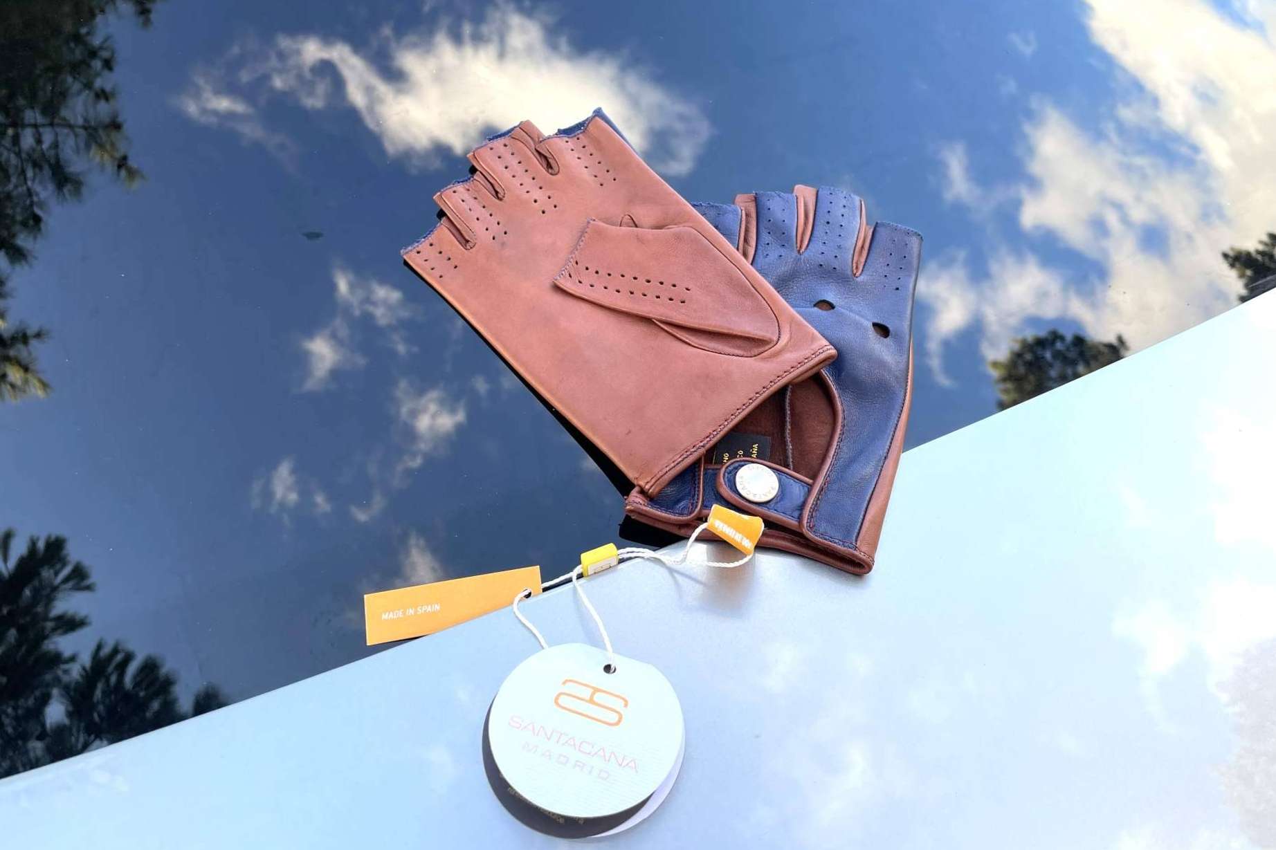 Santacana dispone de un amplio catálogo de guantes de conducir para el verano