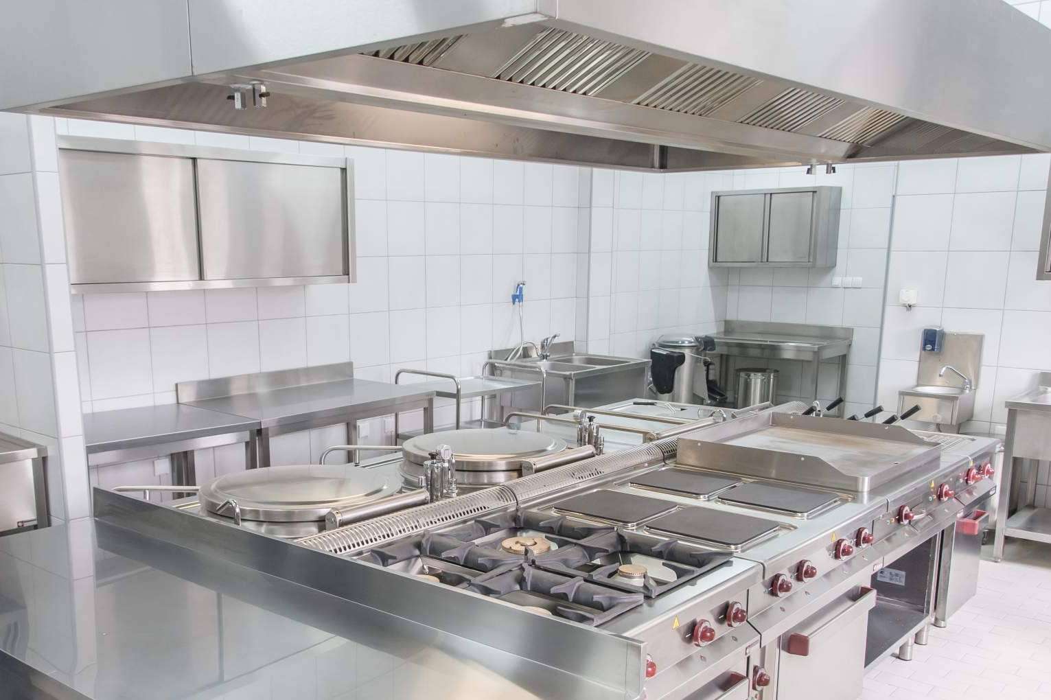 Grupo Industrial ofrece campanas industriales para ventilación eficiente en gastronomía