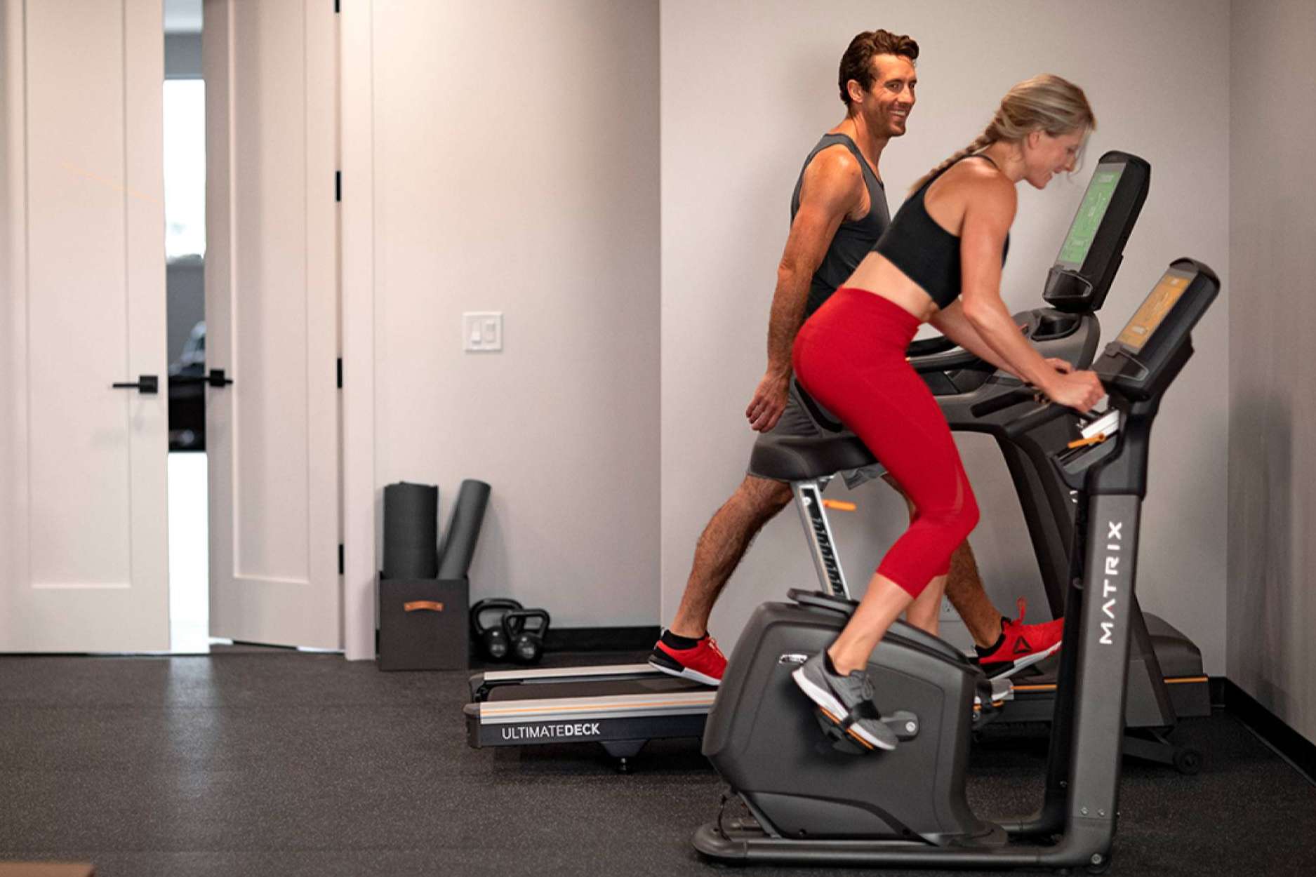 Ejercitarse en casa con las máquinas Matrix de alta calidad de Johnson Fitness & Wellness