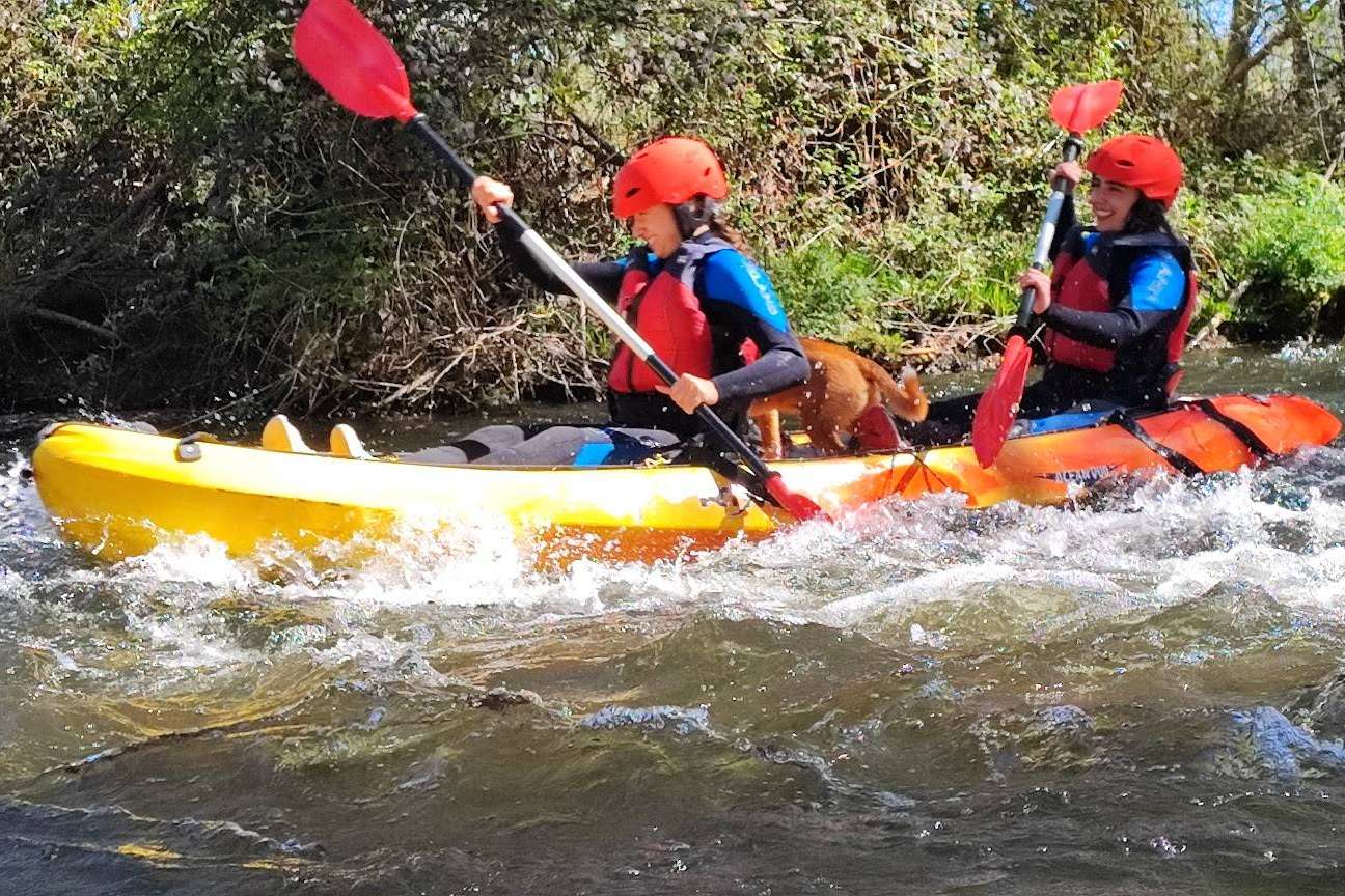 En la provincia de Salamanca con Turismo Activa ofrecen kayak y paddle surf