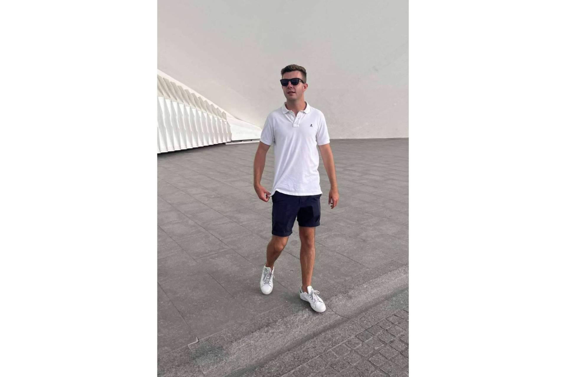 English Made Easy, la academia de inglés fundada por el joven empresario Oliver Gutridge, que ya tiene más de 100 K de seguidores en Instagram