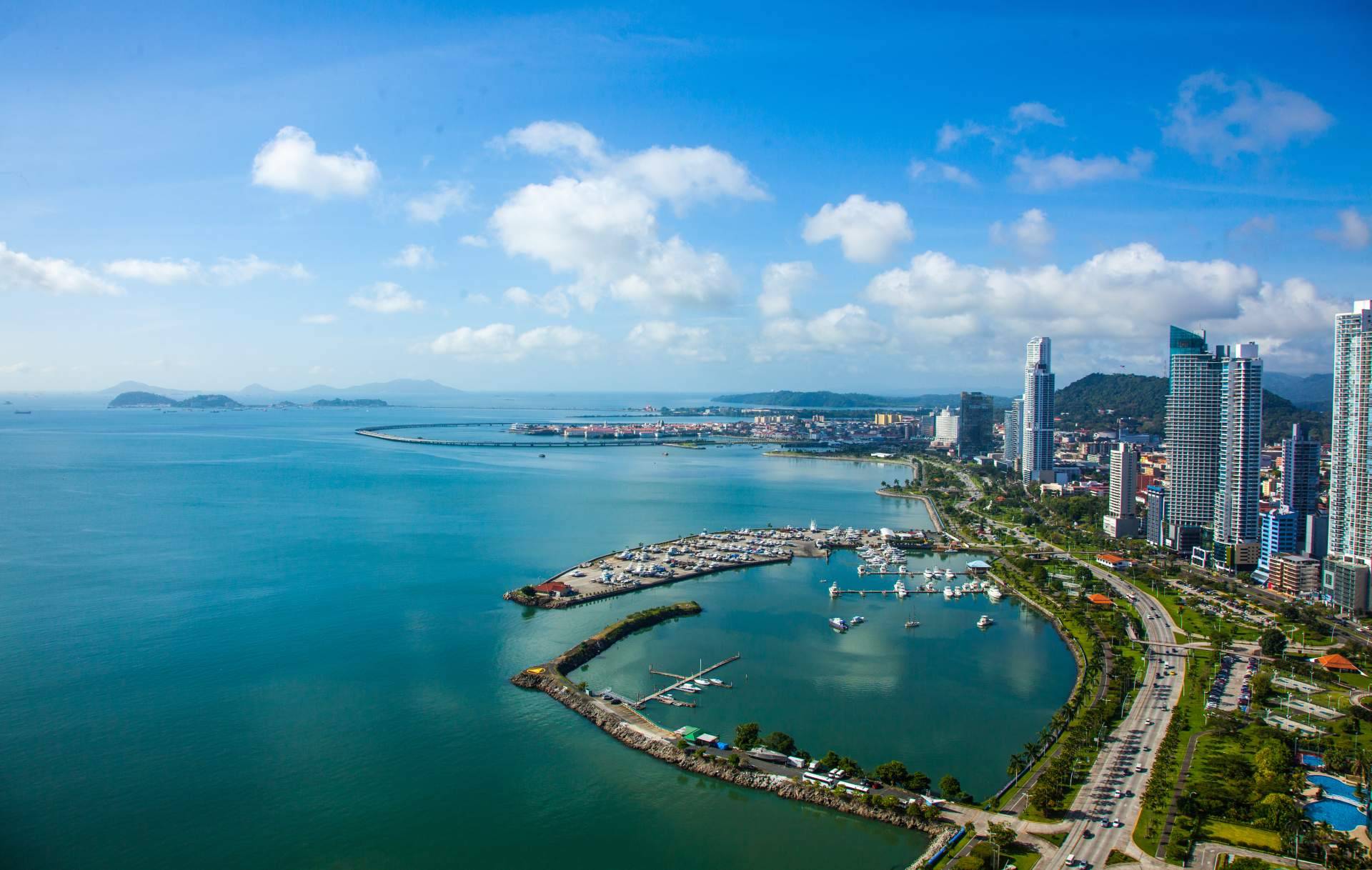 Invertir y hacer negocios en Panamá; Grupo Los Pueblos