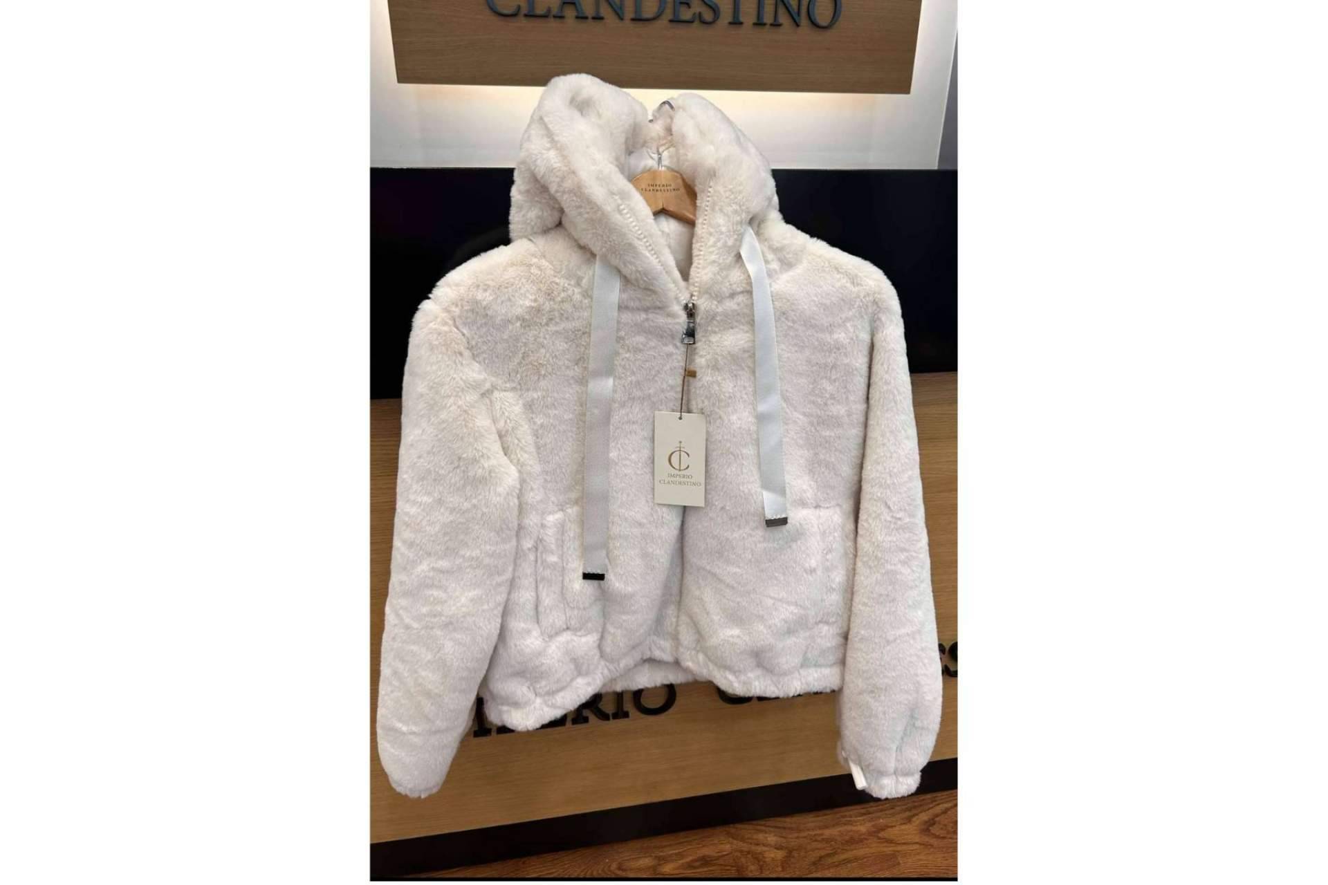 Presentación de la colección de abrigos para la temporada otoño-invierno 2023 de Imperio Clandestino