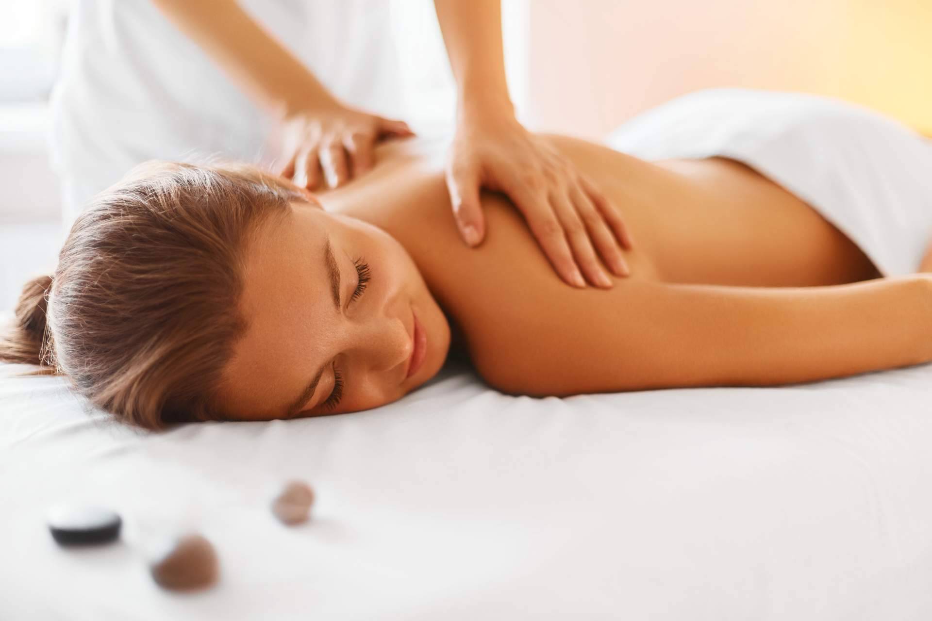Masajes relajantes en Córdoba con Biozenter Wellness