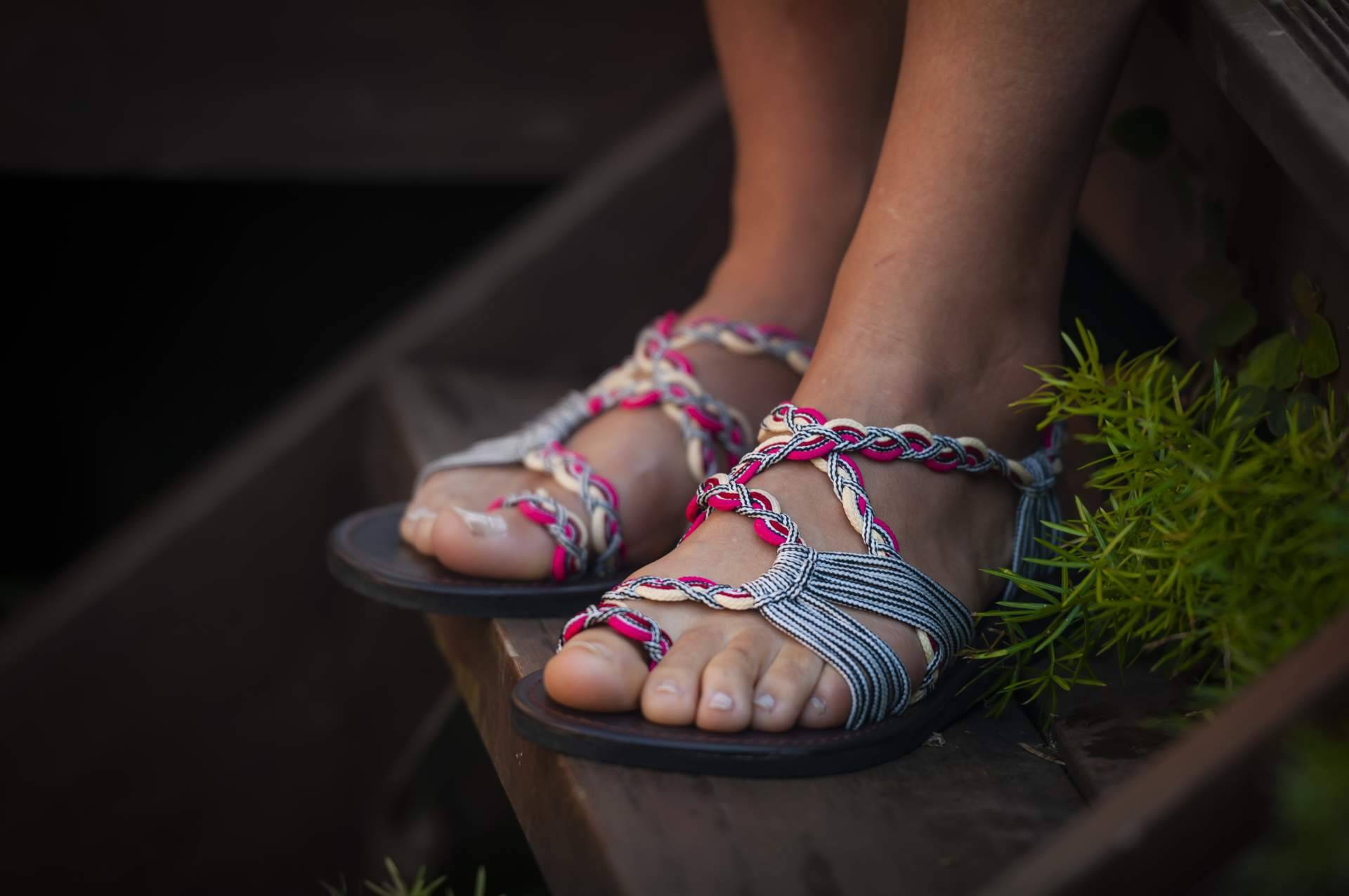 Sandalias de diferentes modelos y diseños en Kitara