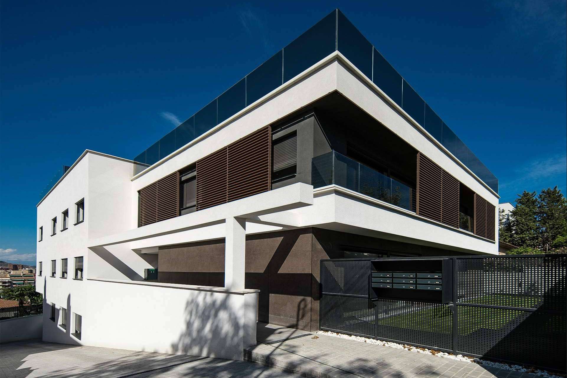 Un oasis en Barcelona, edificio innovador de viviendas en la Font d'en Fargues - Barcelona