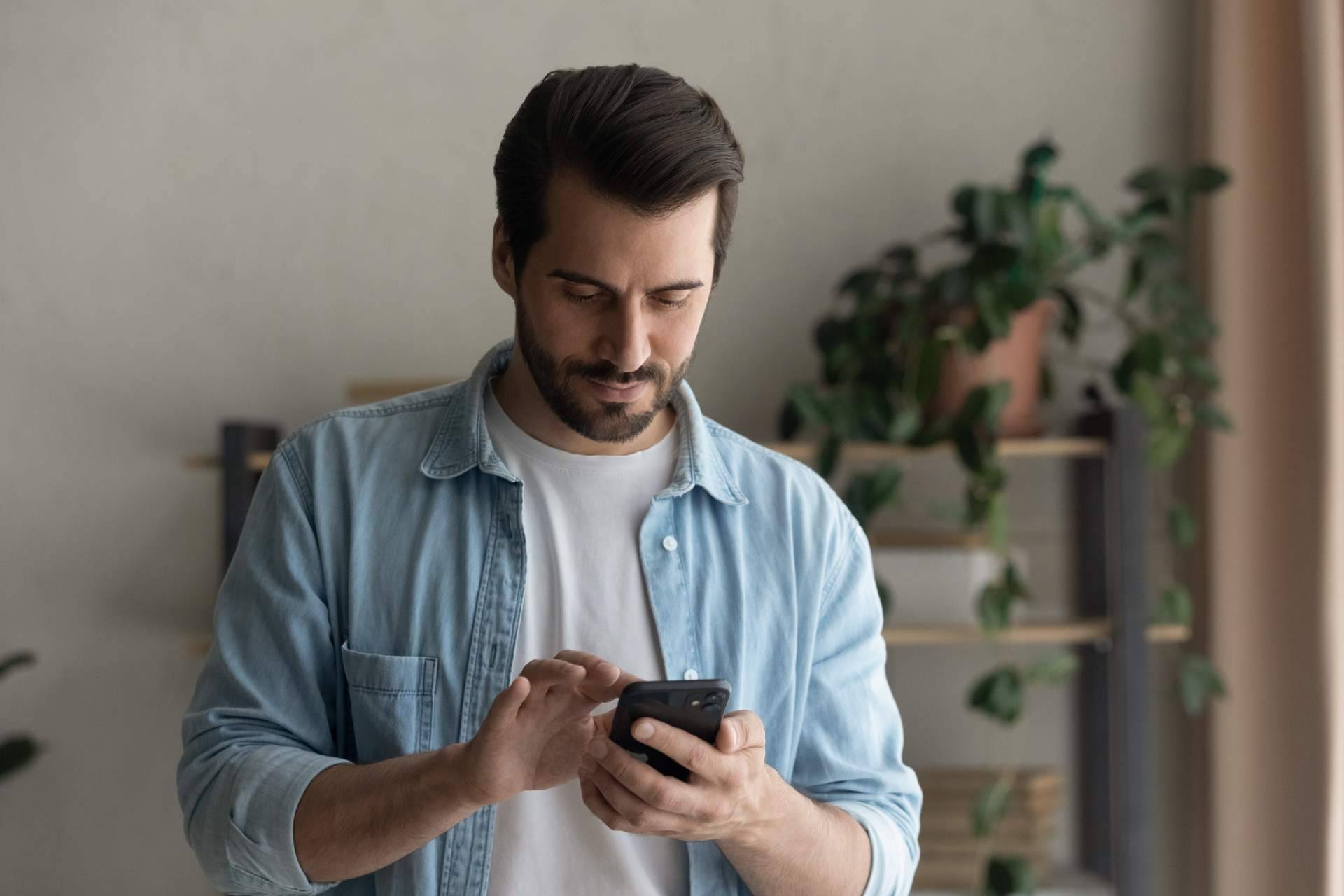 Academia Digesit sobre cómo pueden los usuarios ganar dinero en YouTube