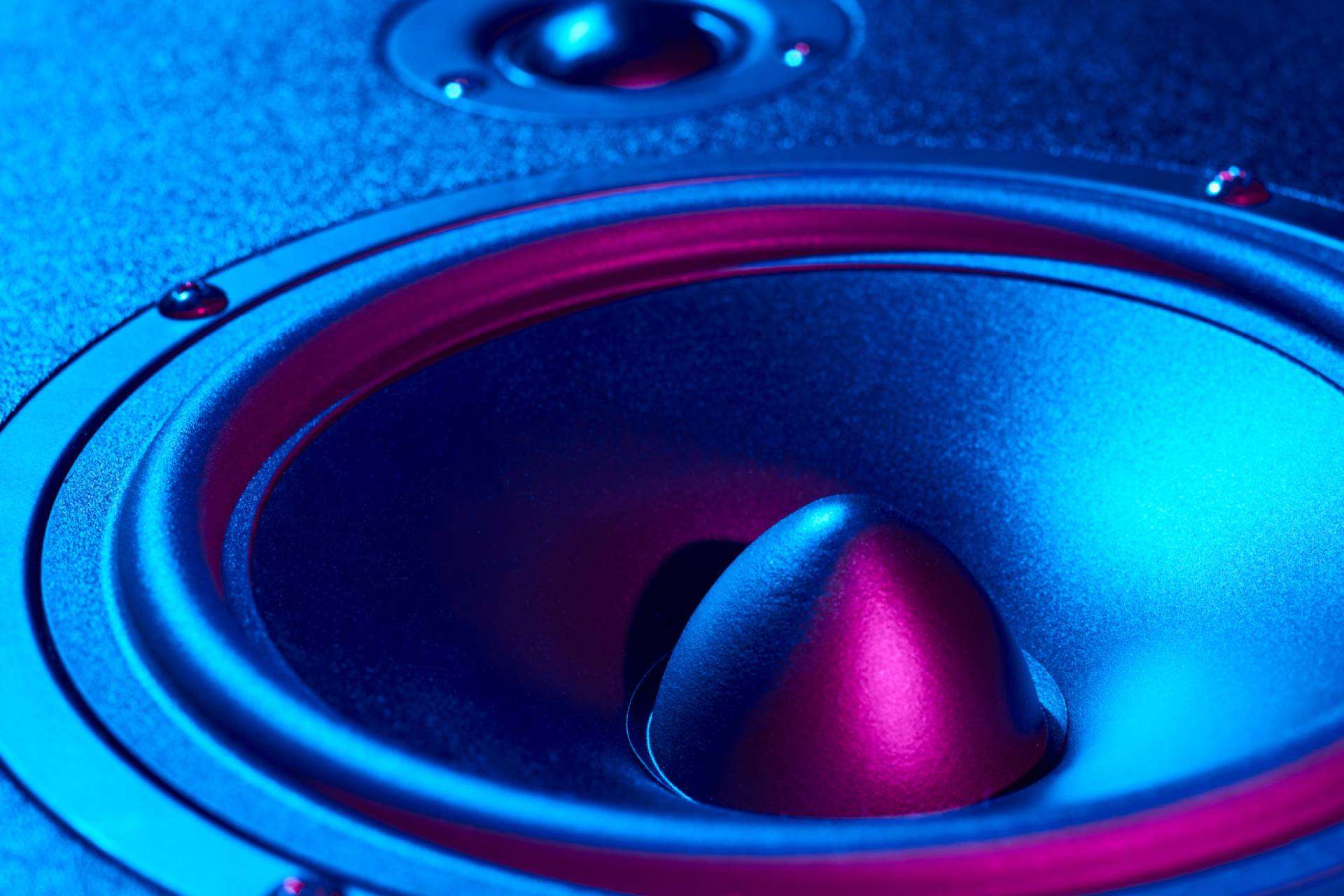 Fiestas Martinika, equipos de sonido e iluminación profesional para eventos