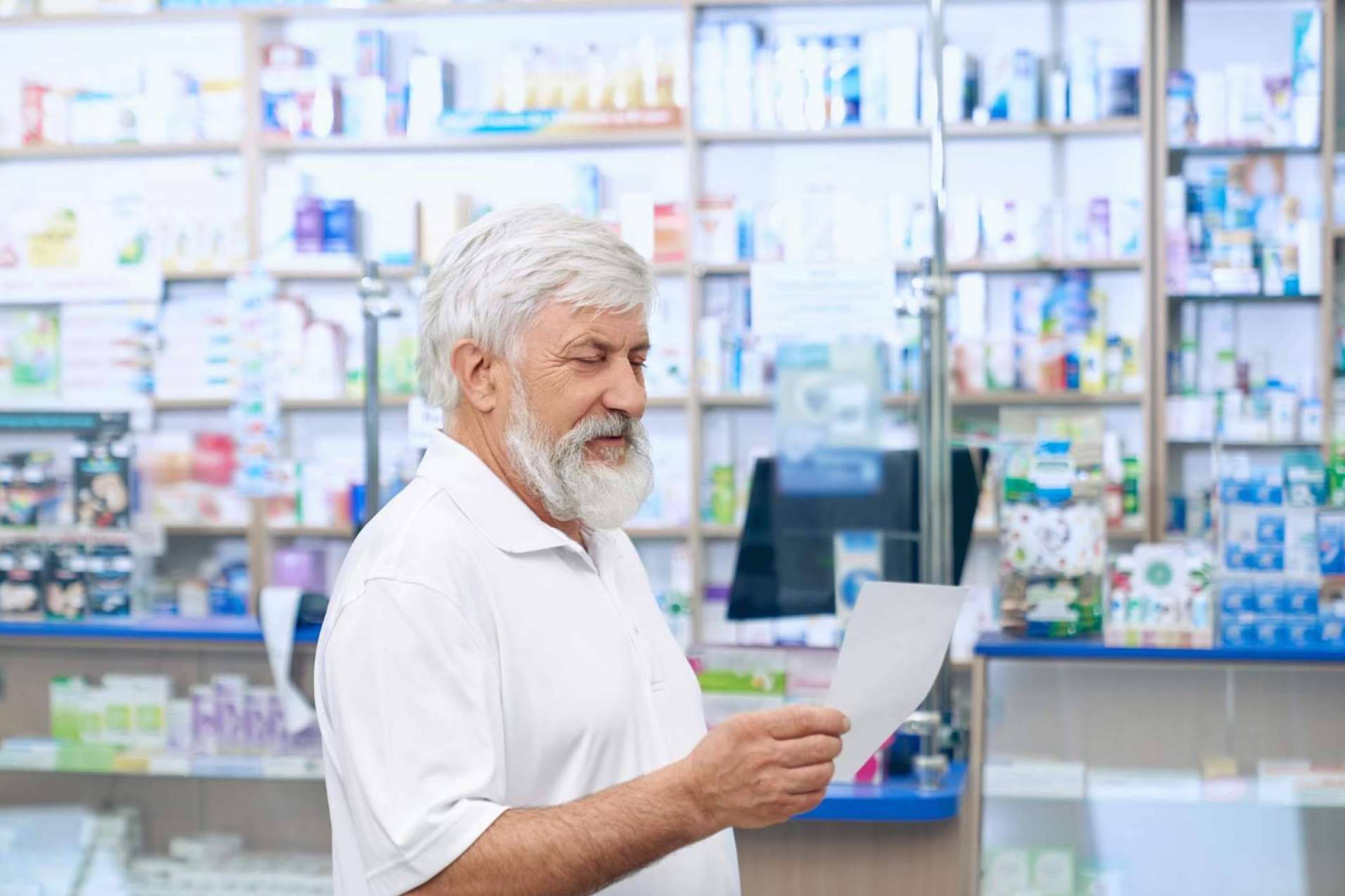 ¿Cuáles son los factores clave que influyen en la compra de una farmacia?, con Confiafarma