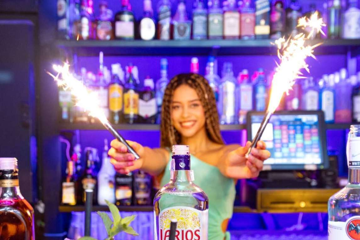 Espit Chupitos Madrid Sol permite disfrutar en compañía de más de 600 chupitos en Madrid