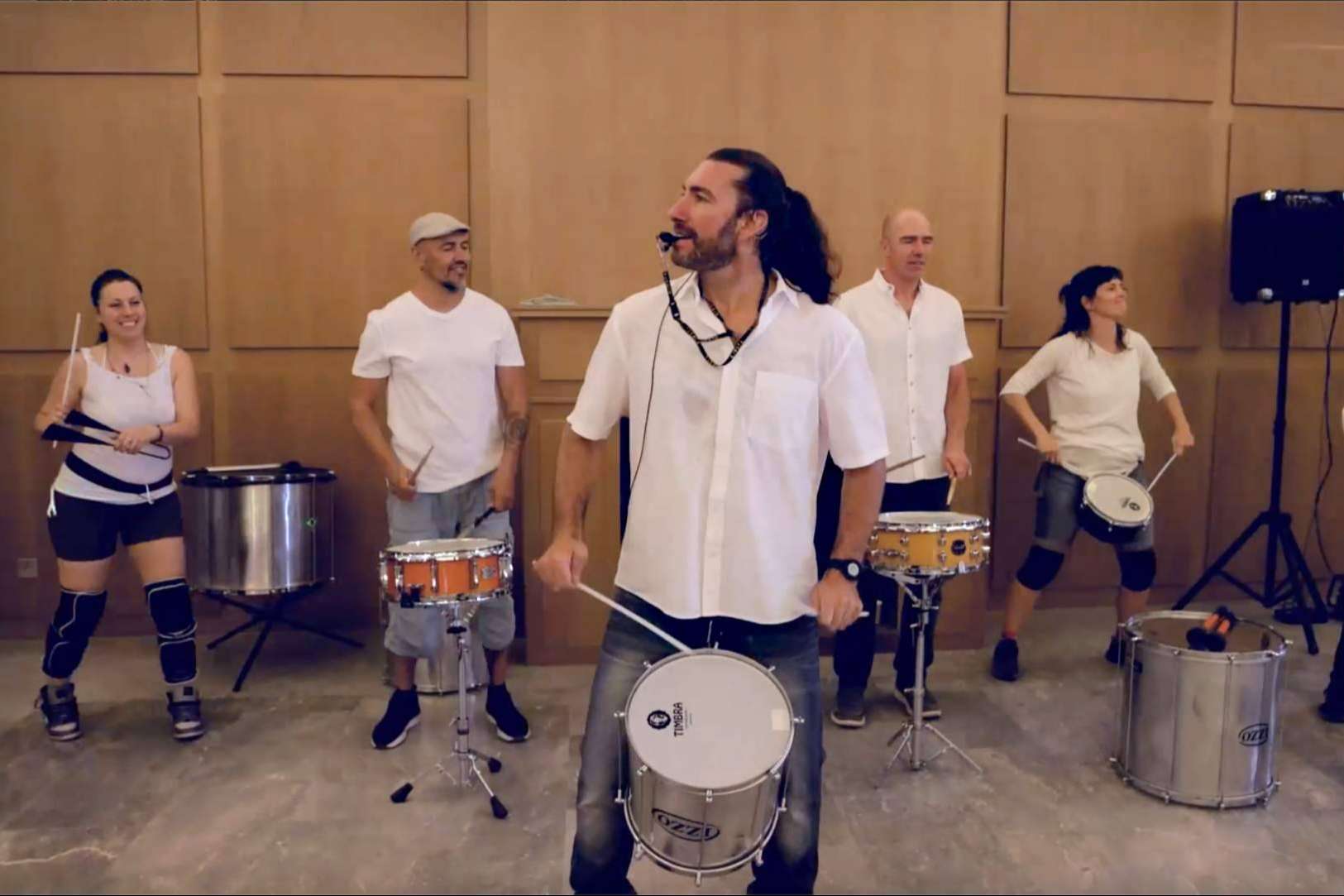 Sinergia Sonora; la integración de equipos a través de la percusión