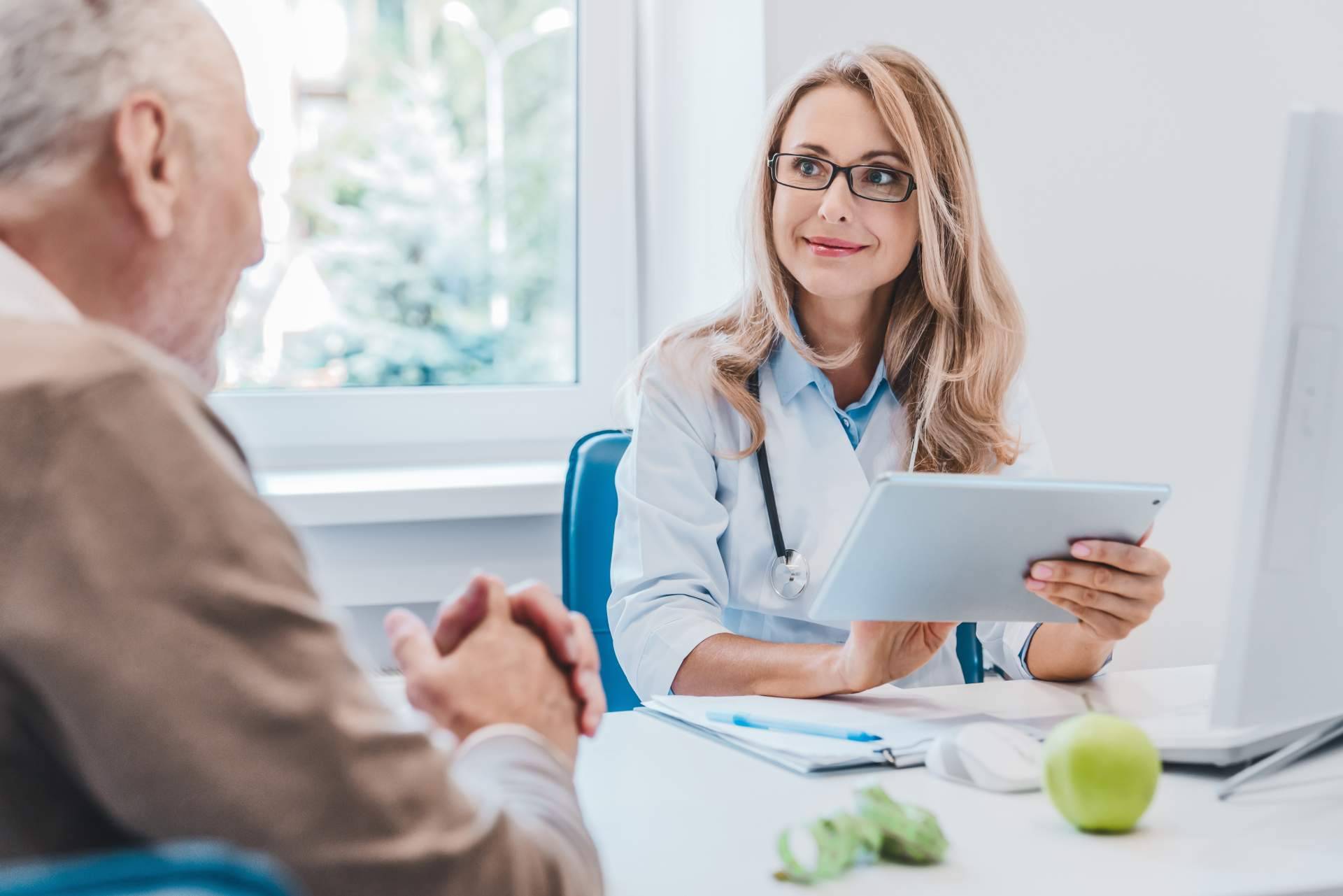 La prevención de la deficiencia de nutrientes y enfermedades metabólicas en las personas mayores y su importancia