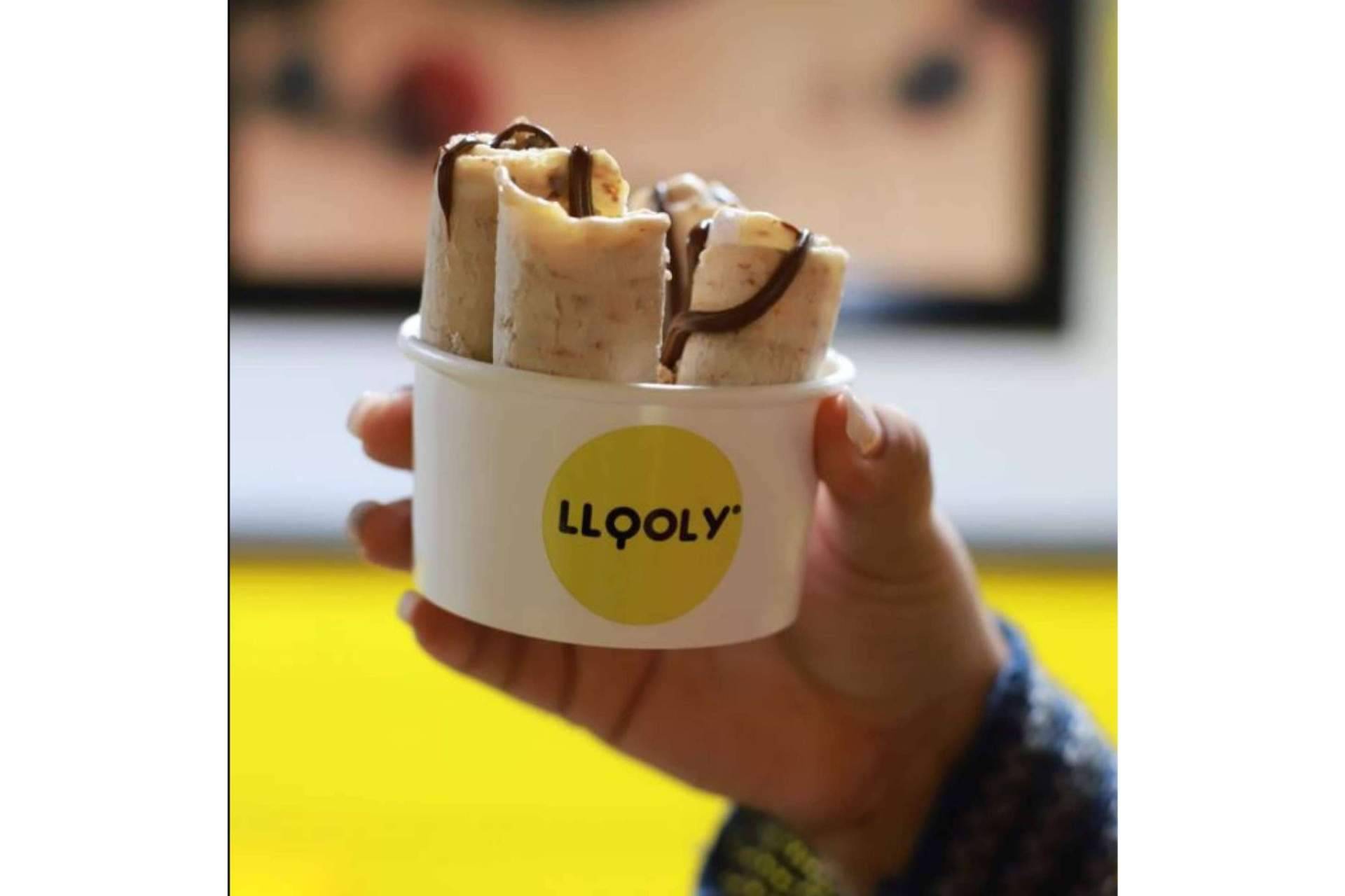Rollitos de helados a la plancha elaborados con ingredientes 100 % naturales, de Llooly