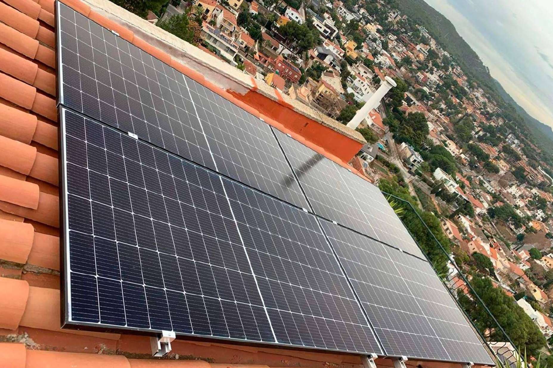 TU AHORRO ofrece un servicio para poner en marcha una instalación fotovoltaica