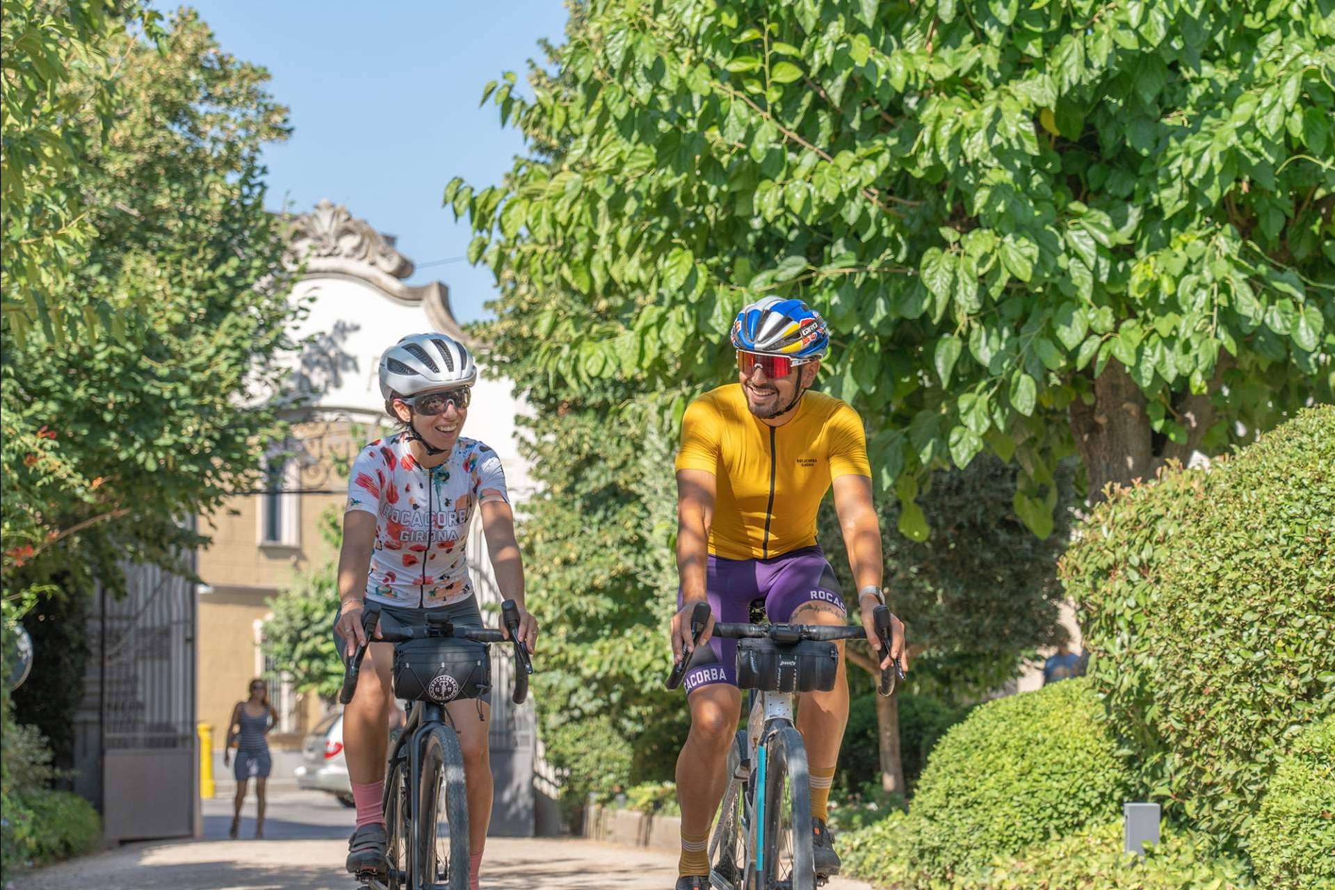 ¿Qué beneficios y facilidades tienen los ciclistas del espacio bikefriendly del Hotel Balneari Prats para hacer rutas?