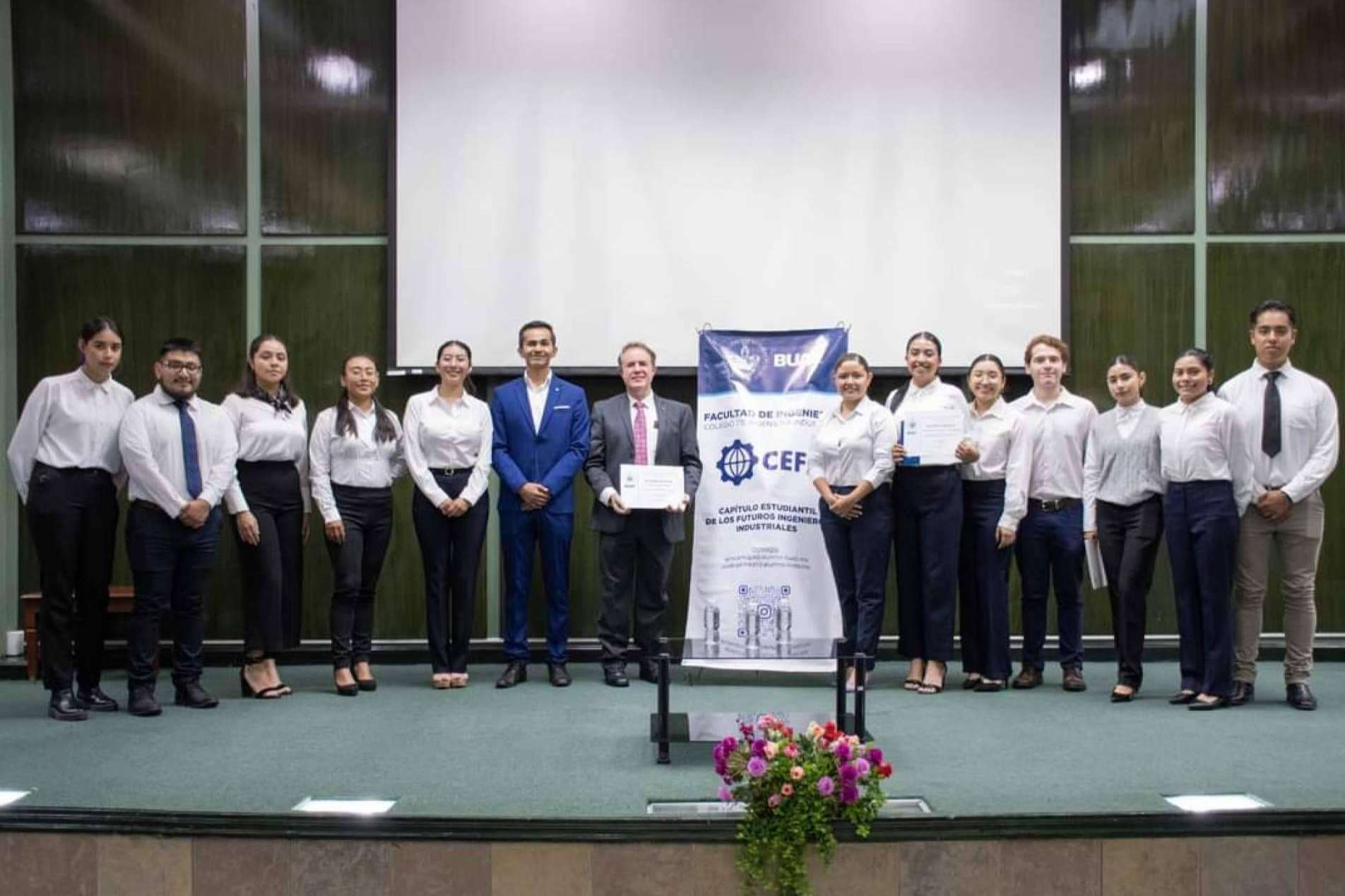 El presidente del Instituto Panamericano de Tampico presenta la conferencia INGENIERÍA TRANSATLÁNTICA