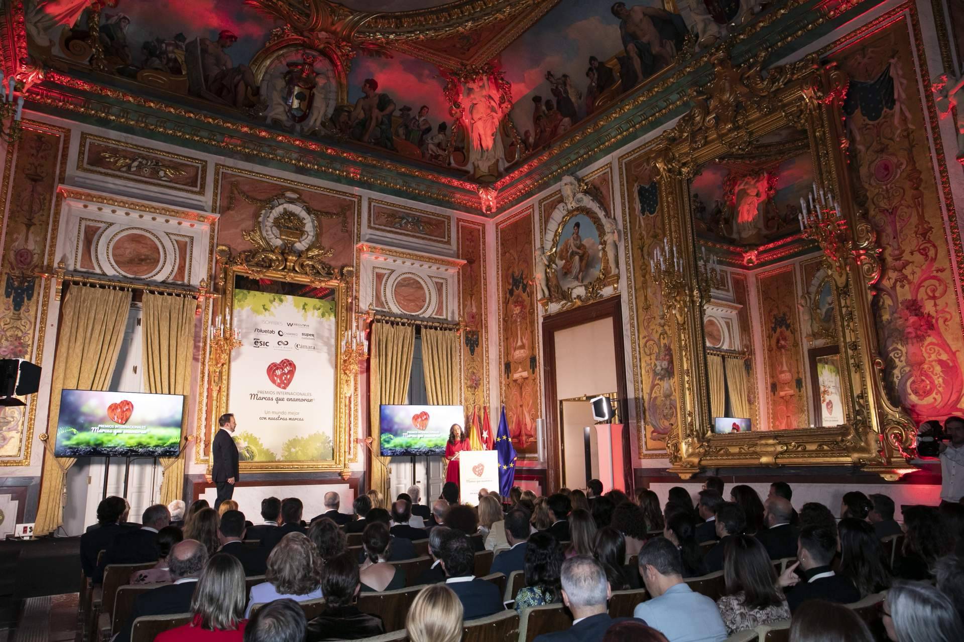 II Edición de los Premios Internacionales Marcas que Enamoran. Destacan las prácticas de marketing emocional con un enfoque en la sostenibilidad y el compromiso social