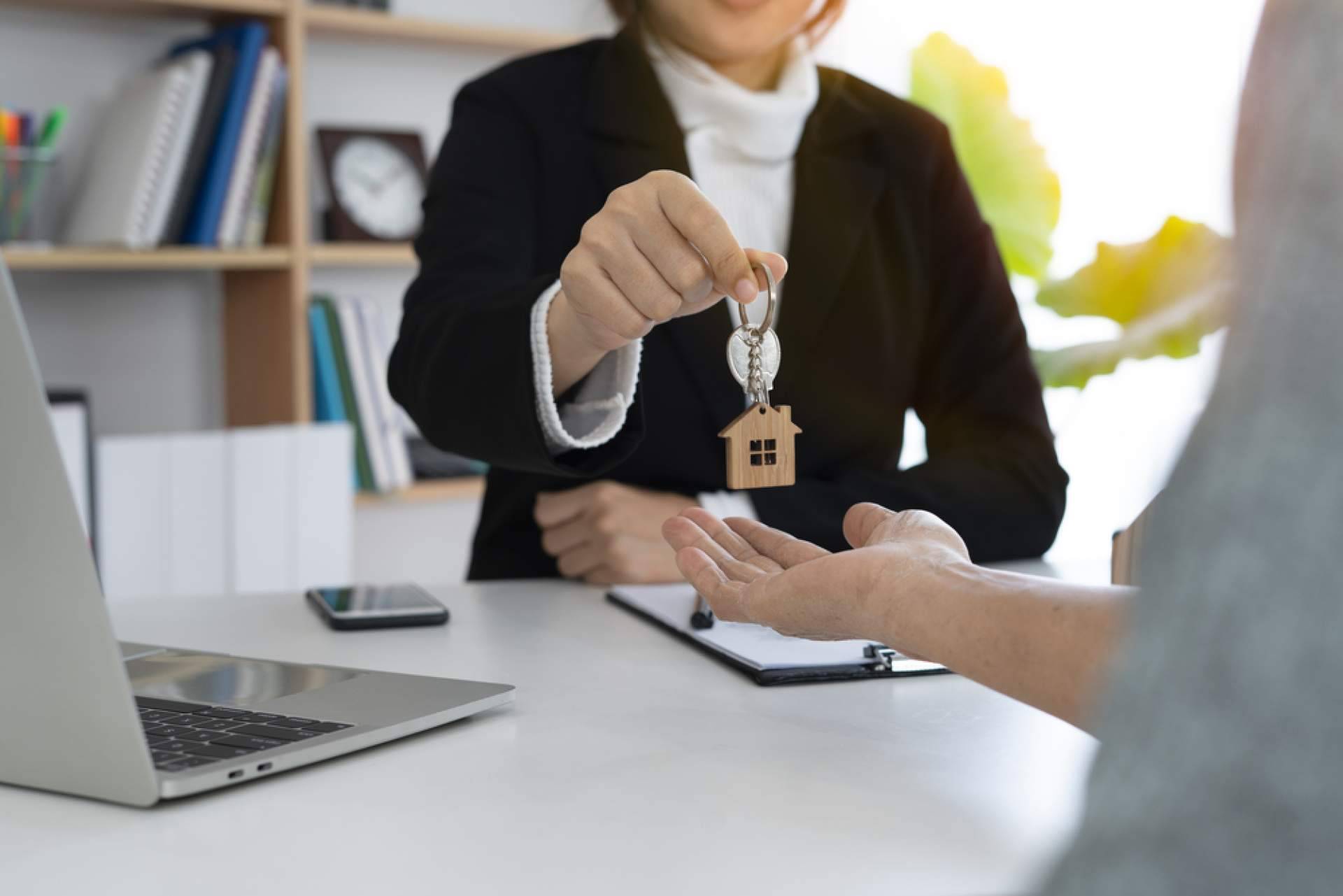 Bueno Salinero Abogados ofrece asesoría inmobiliaria en la compraventa de inmuebles