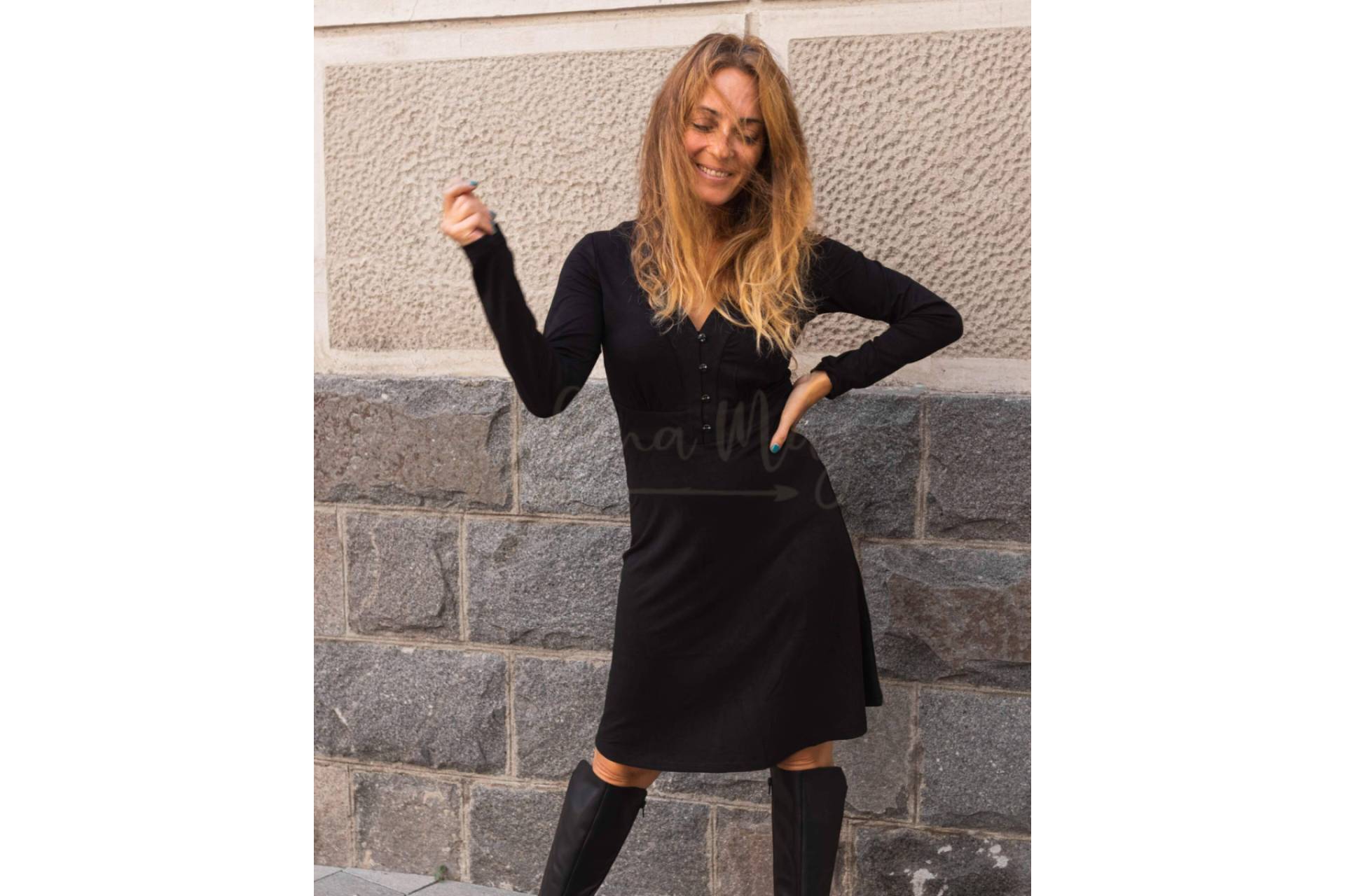 Tienda de ropa online con piezas versátiles y elegantes